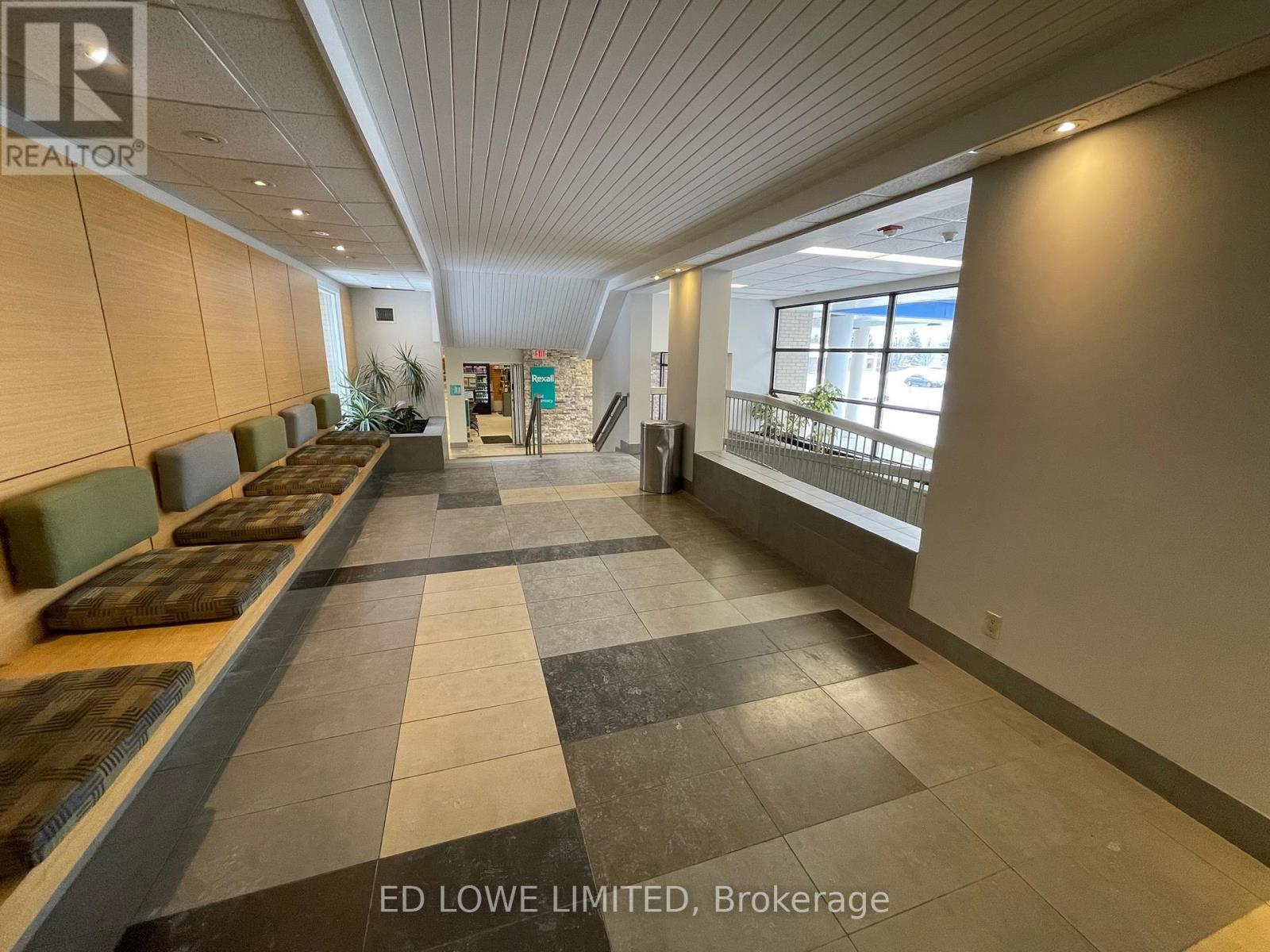212&214 - 121 Wellington Street W, Barrie, Ontario  L4N 1L2 - Photo 14 - S7391302