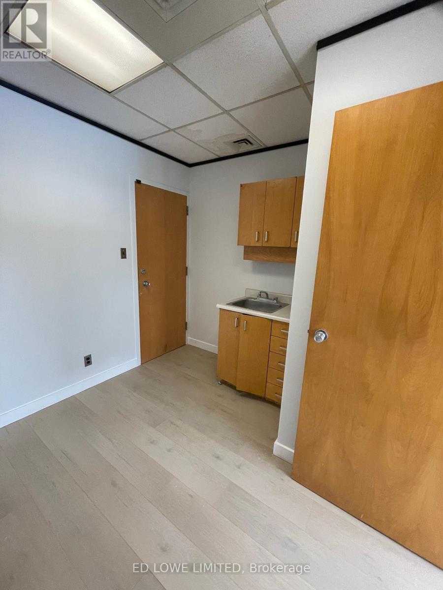 212&214 - 121 Wellington Street W, Barrie, Ontario  L4N 1L2 - Photo 8 - S7391302