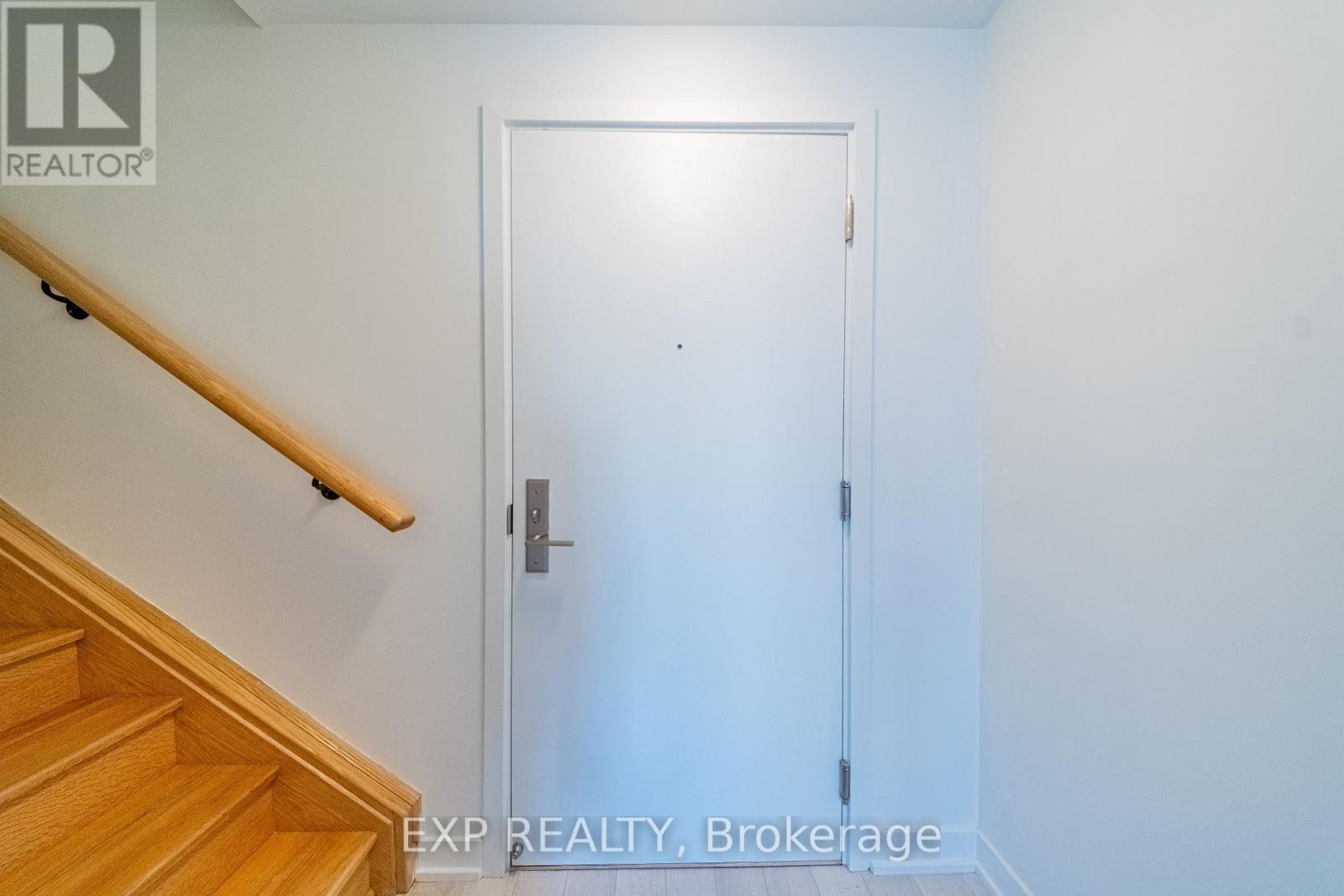 201 - 155 Downsview Park Boulevard, Toronto, Ontario  M3K 0E3 - Photo 3 - W11927352