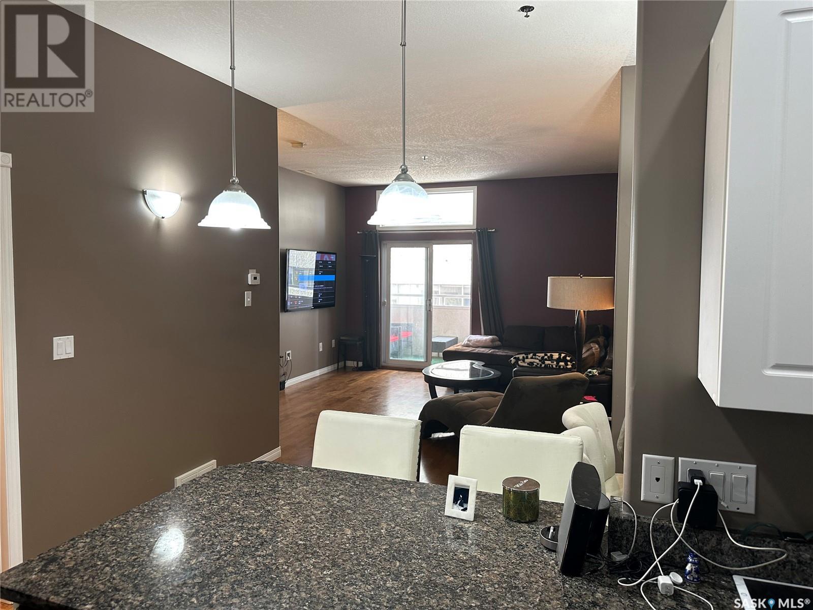 Property at 403 1901 Victoria AVENUE image 4