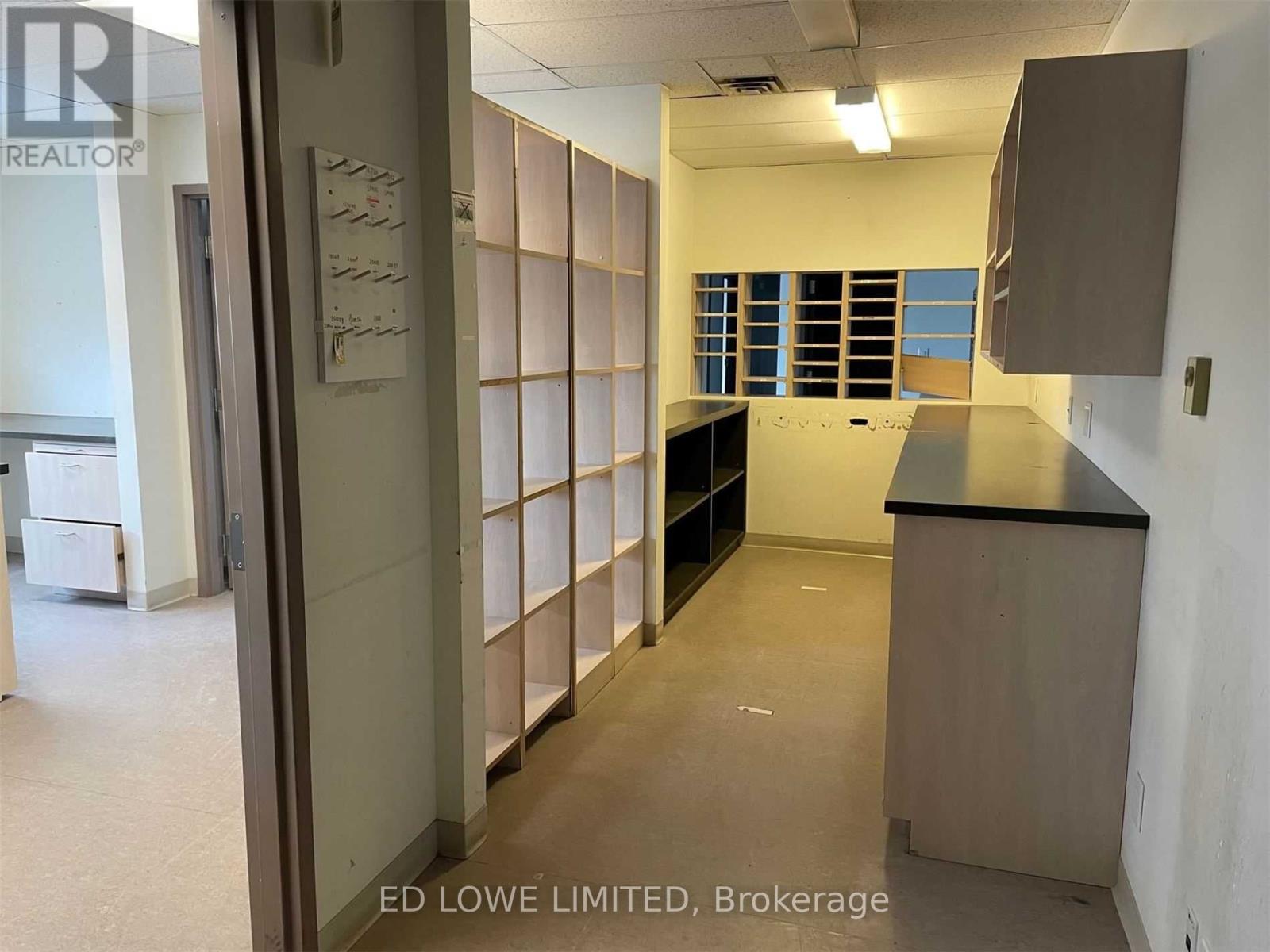 Property at 320 - 121 WELLINGTON STREET W image 2