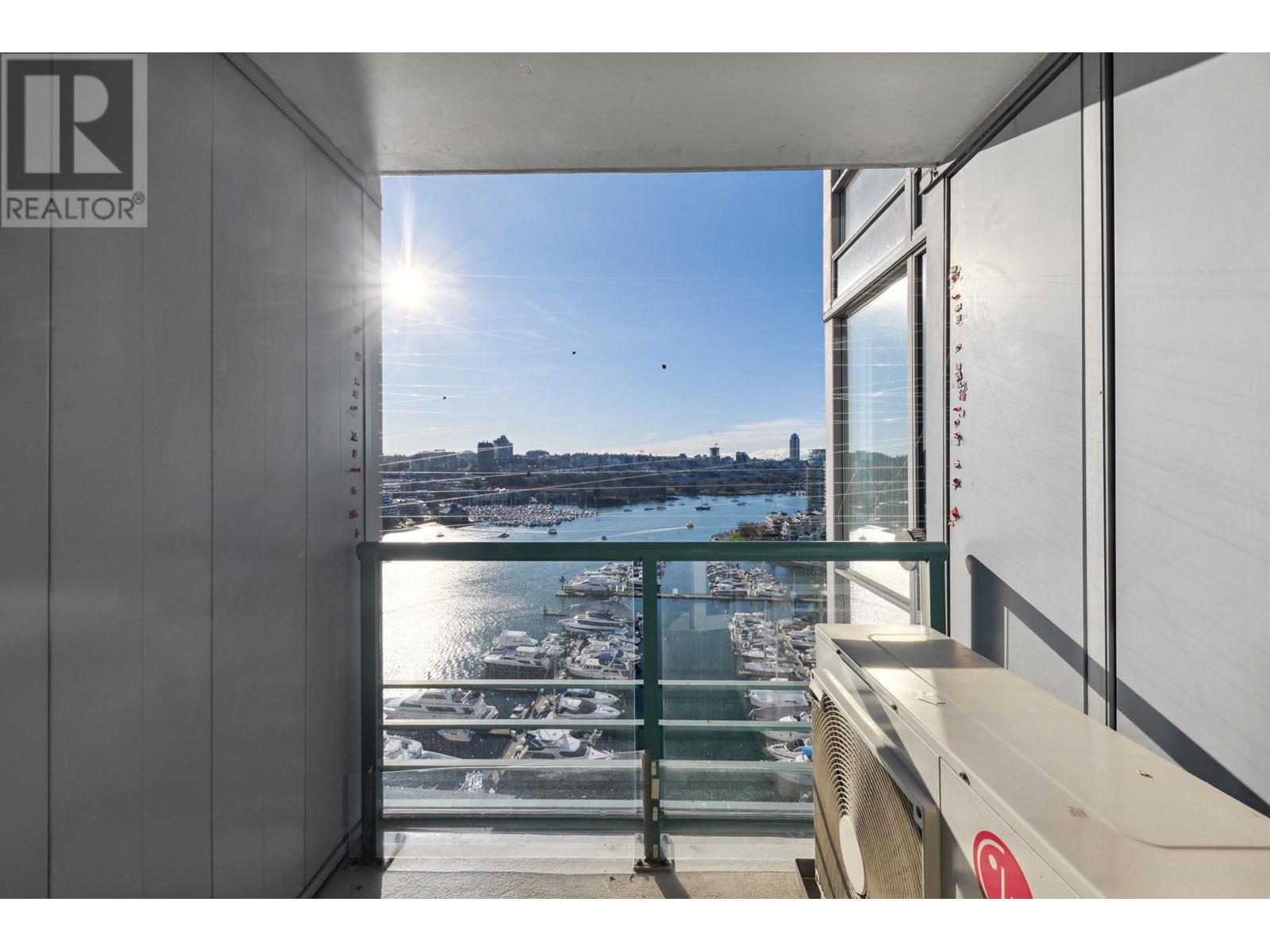 Listing Picture 16 of 33 : 2307 1033 MARINASIDE CRESCENT, Vancouver / 溫哥華 - 魯藝地產 Yvonne Lu Group - MLS Medallion Club Member