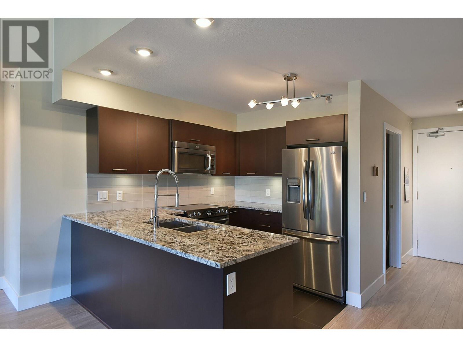 309 5682 Wharf Avenue, Sechelt, British Columbia  V7Z 0J3 - Photo 4 - R2957145
