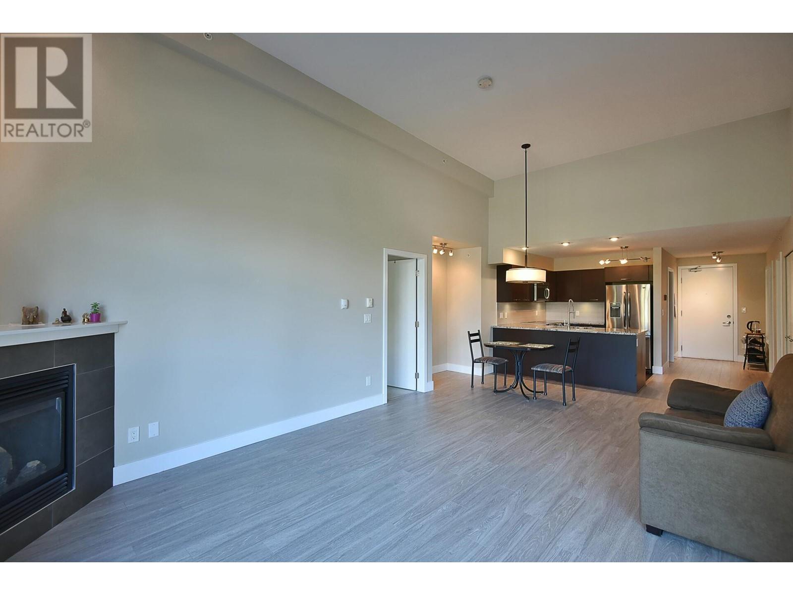 309 5682 Wharf Avenue, Sechelt, British Columbia  V7Z 0J3 - Photo 8 - R2957145