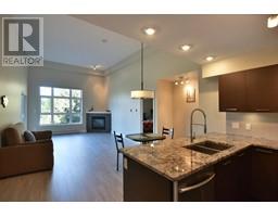 309 5682 WHARF AVENUE, Sechelt, British Columbia