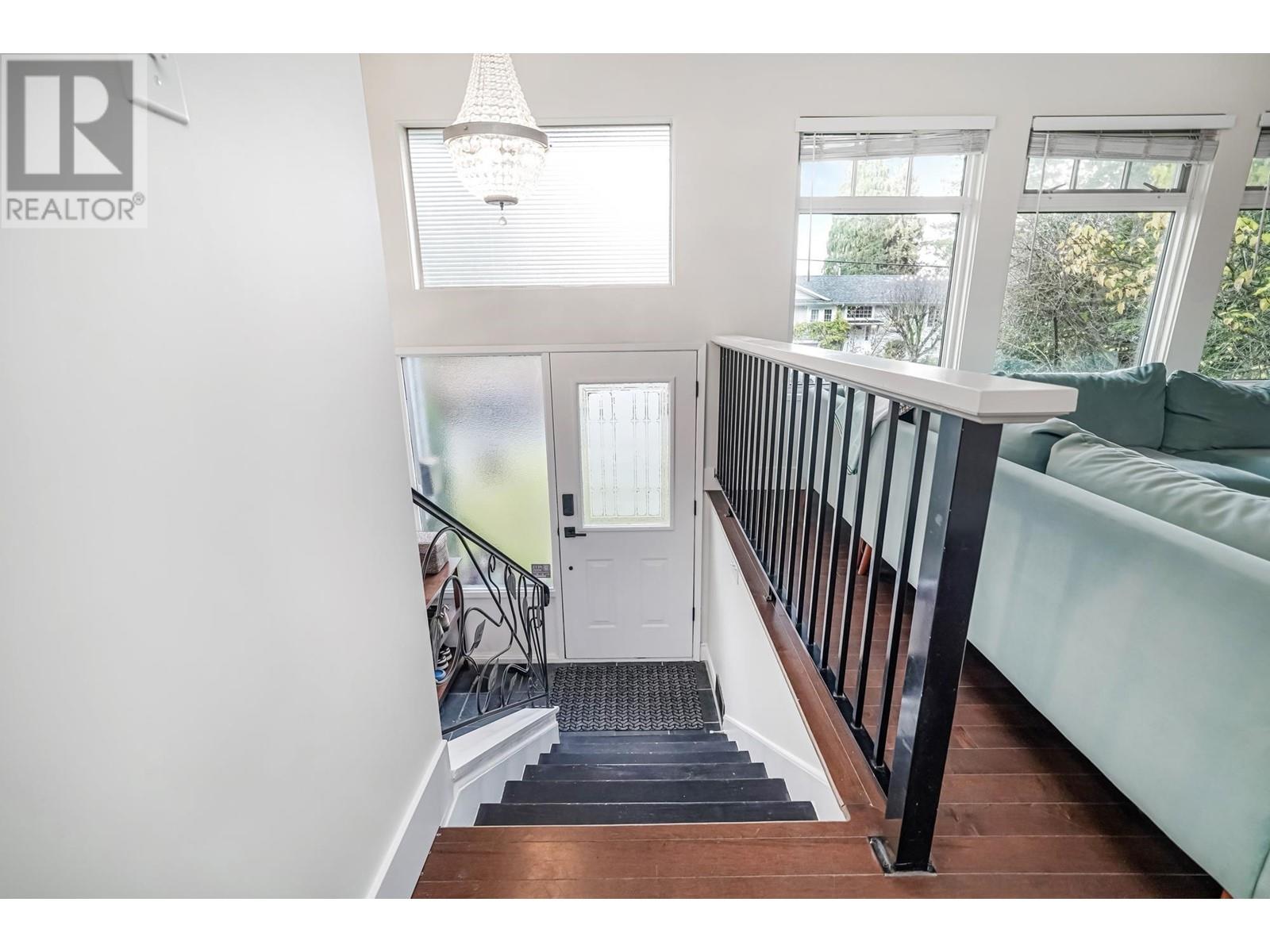 1436 Cambridge Drive, Coquitlam, British Columbia  V3J 2P7 - Photo 2 - R2957089