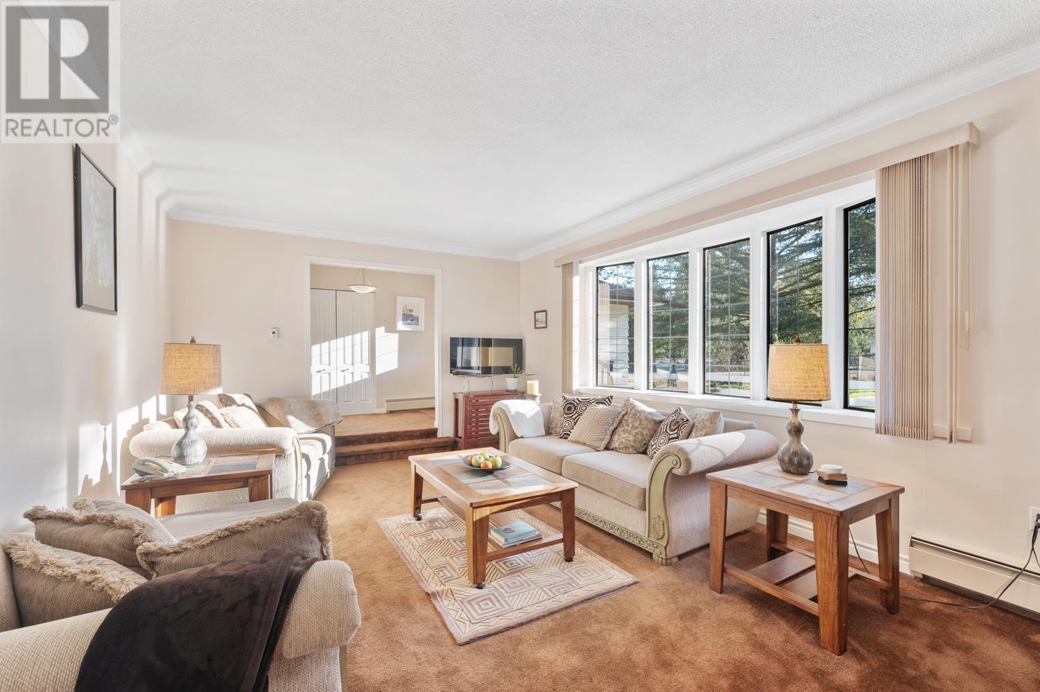 25215 124 Avenue, Maple Ridge, British Columbia  V4R 1T8 - Photo 3 - R2957105