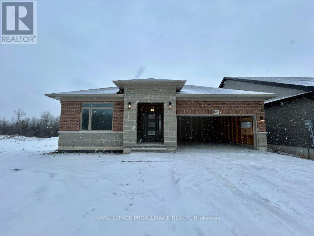 128 STONECREST BOULEVARD, Quinte West, Ontario