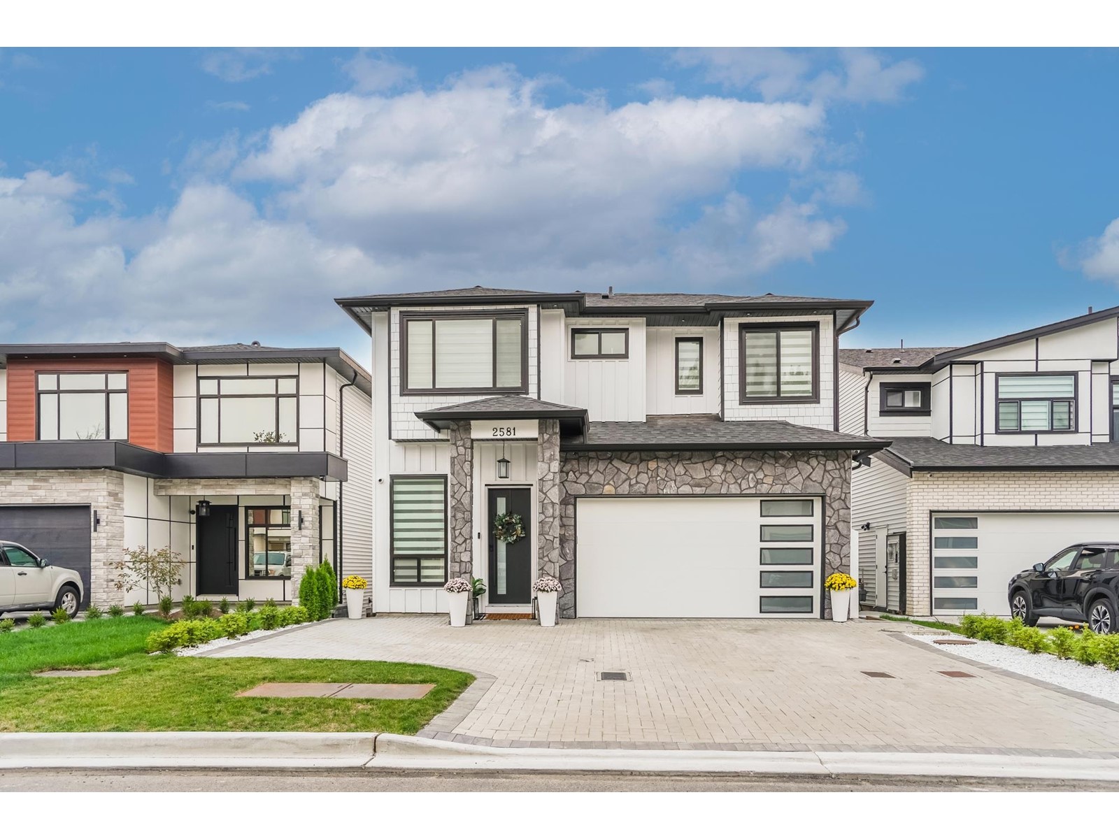Property at 2581 TERMINAL COURT image 1