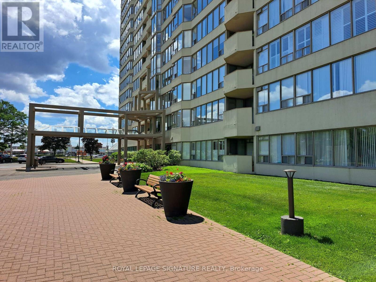 102 - 700 Constellation Drive, Mississauga, Ontario  L5R 3G8 - Photo 2 - W11927767