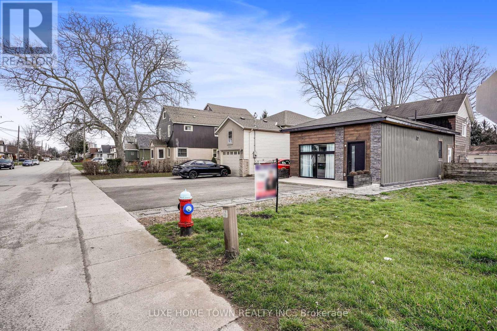Property at 6546 ASH STREET S image 3