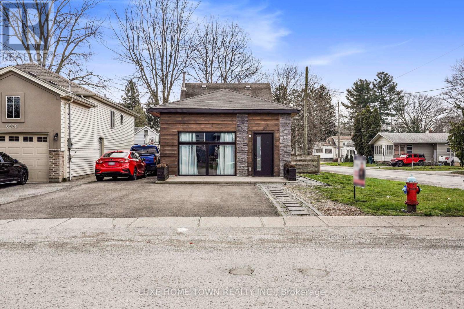 Property at 6546 ASH STREET S image 4