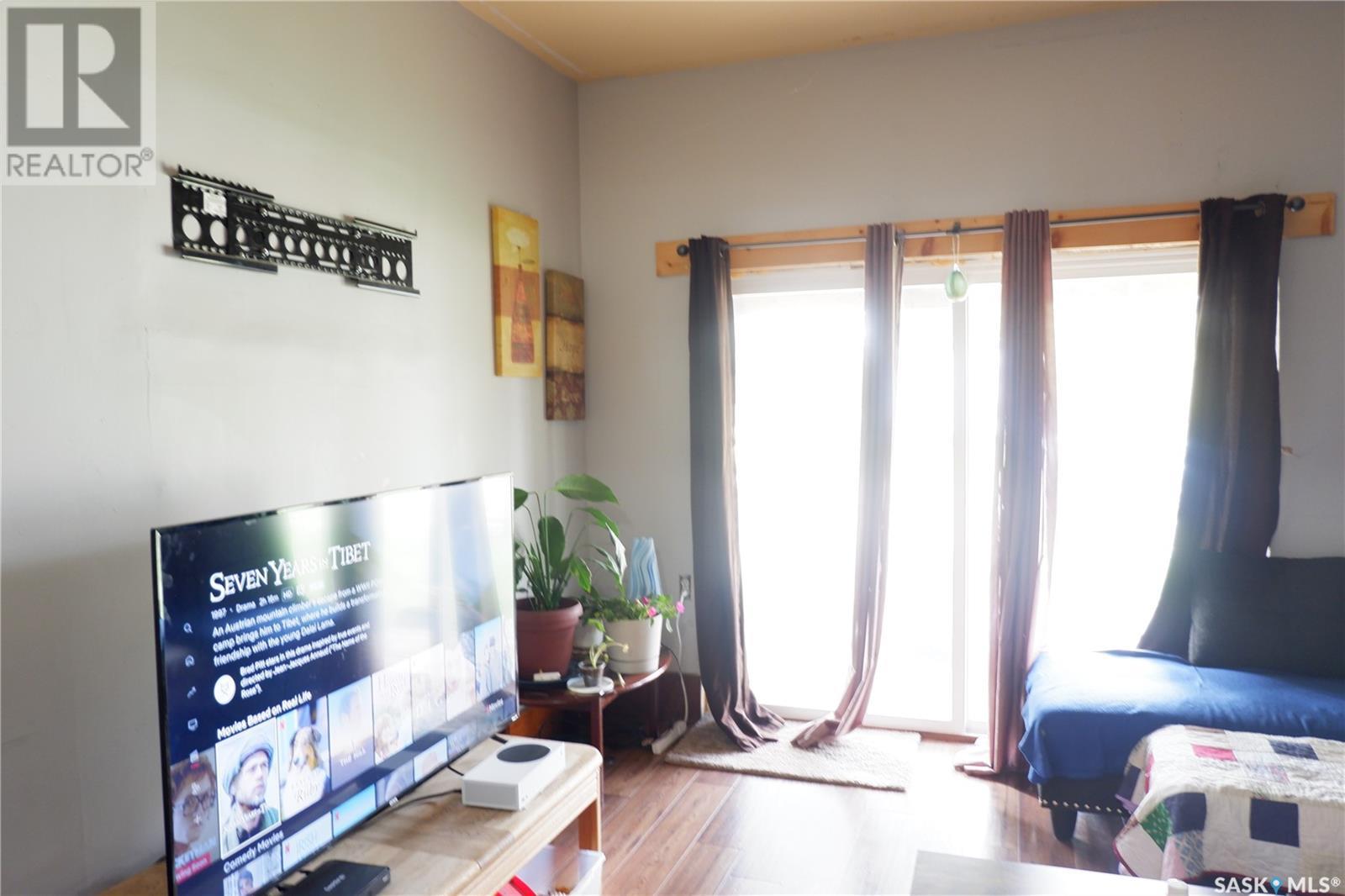 21 3rd Street E, Willow Bunch, Saskatchewan  S0H 4K0 - Photo 16 - SK992921