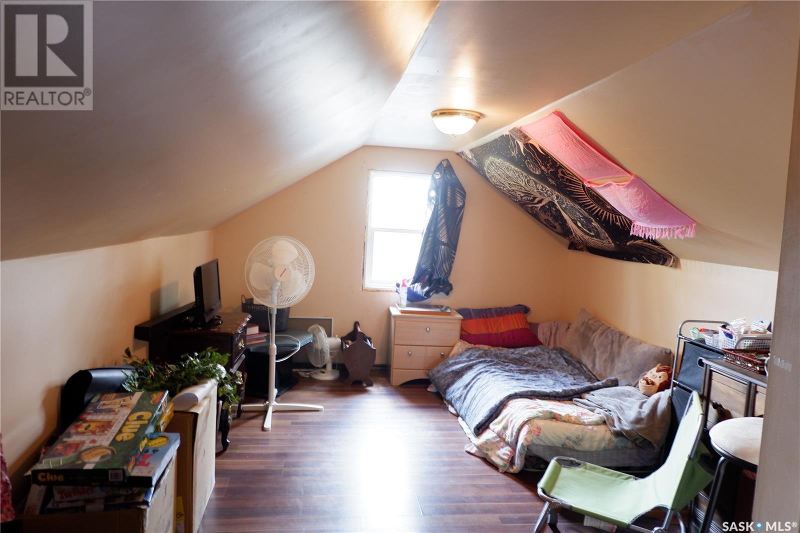 21 3rd Street E, Willow Bunch, Saskatchewan  S0H 4K0 - Photo 27 - SK992921