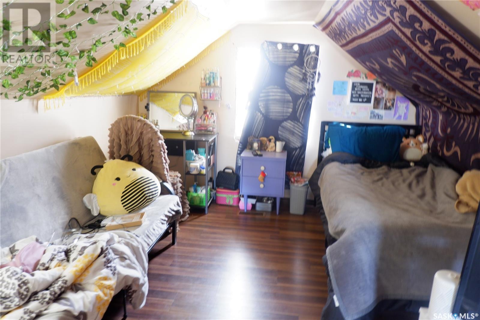 21 3rd Street E, Willow Bunch, Saskatchewan  S0H 4K0 - Photo 28 - SK992921