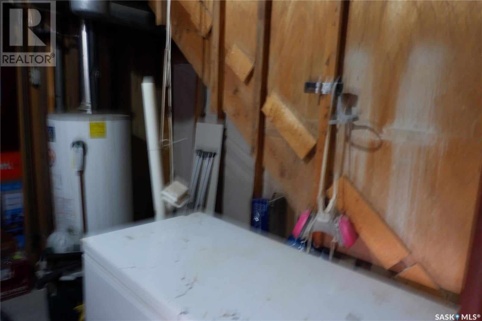 21 3rd Street E, Willow Bunch, Saskatchewan  S0H 4K0 - Photo 32 - SK992921