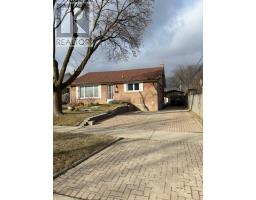 4 HAWKEDON CRESCENT, Toronto, Ontario