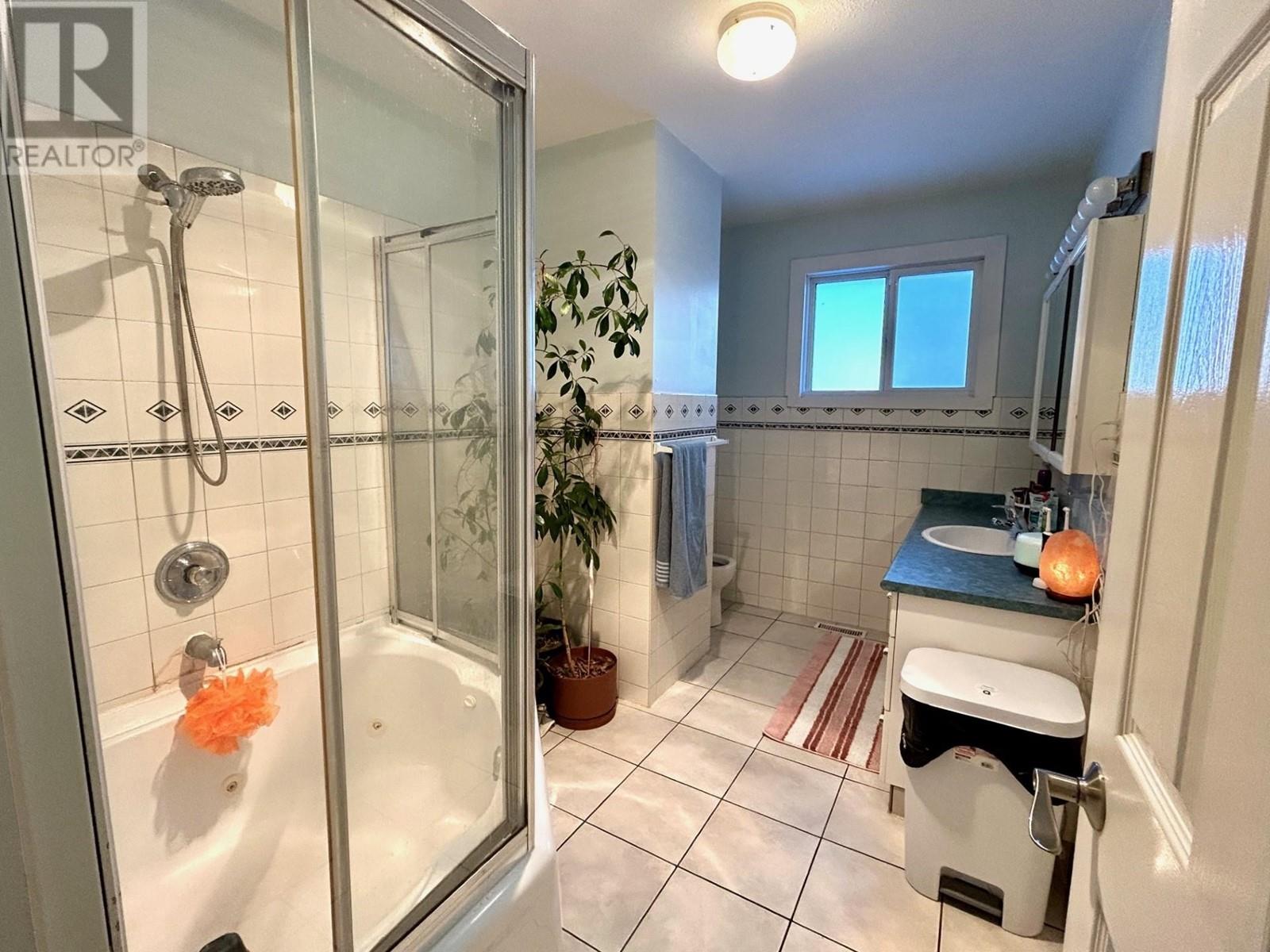 5420 W 53 Avenue, Fort Nelson, British Columbia V0C 1R0 - Photo 10 - R2957025