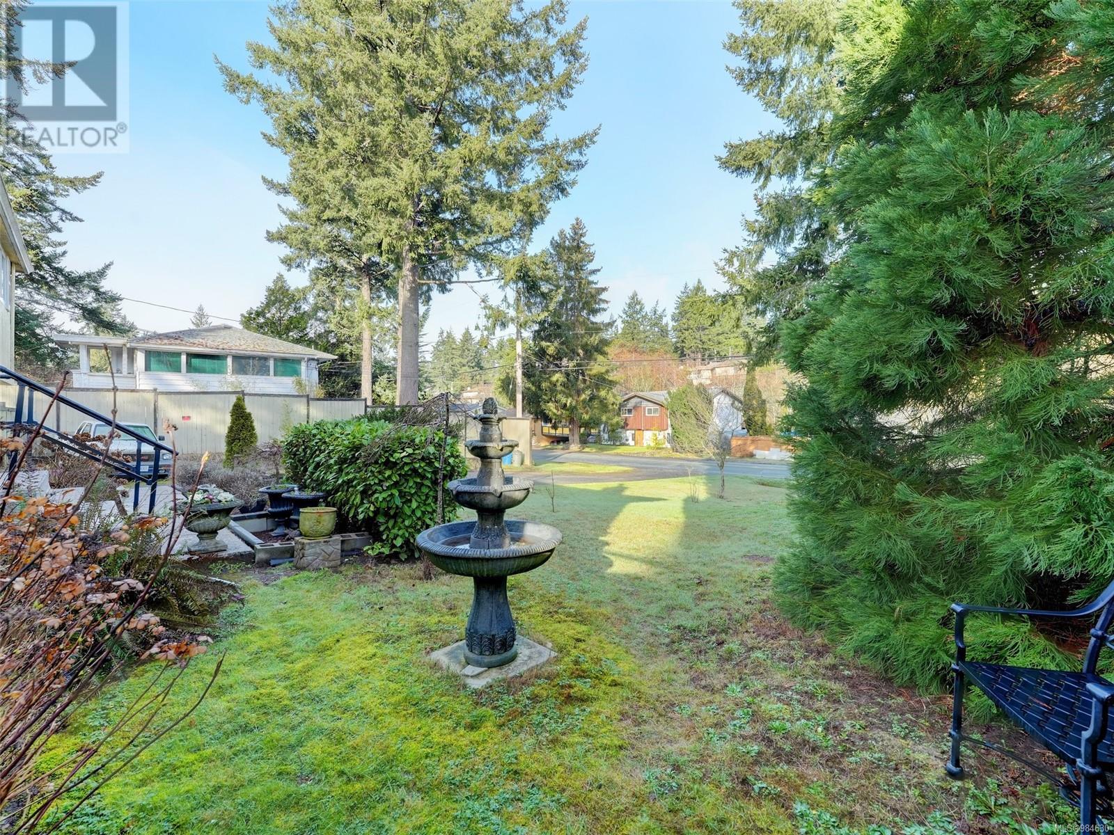 Property at 563 Phelps Ave image 3