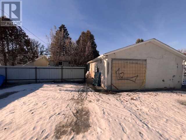 719 23 Street N, Lethbridge, Alberta  T1H 3S8 - Photo 3 - A2187808