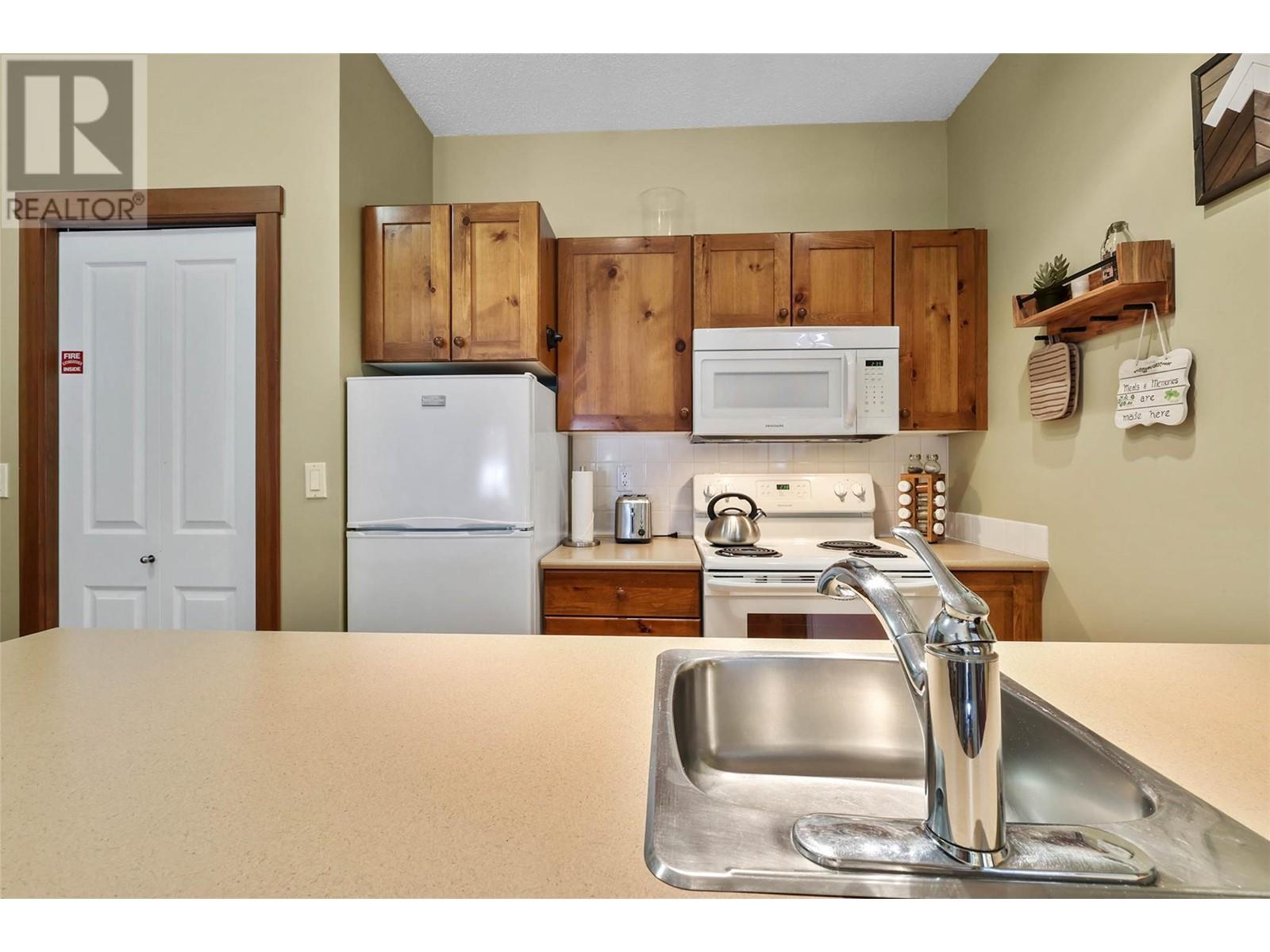 3190 Creekside Way Unit# 102, Sun Peaks, British Columbia  V0E 5N0 - Photo 4 - 10332493
