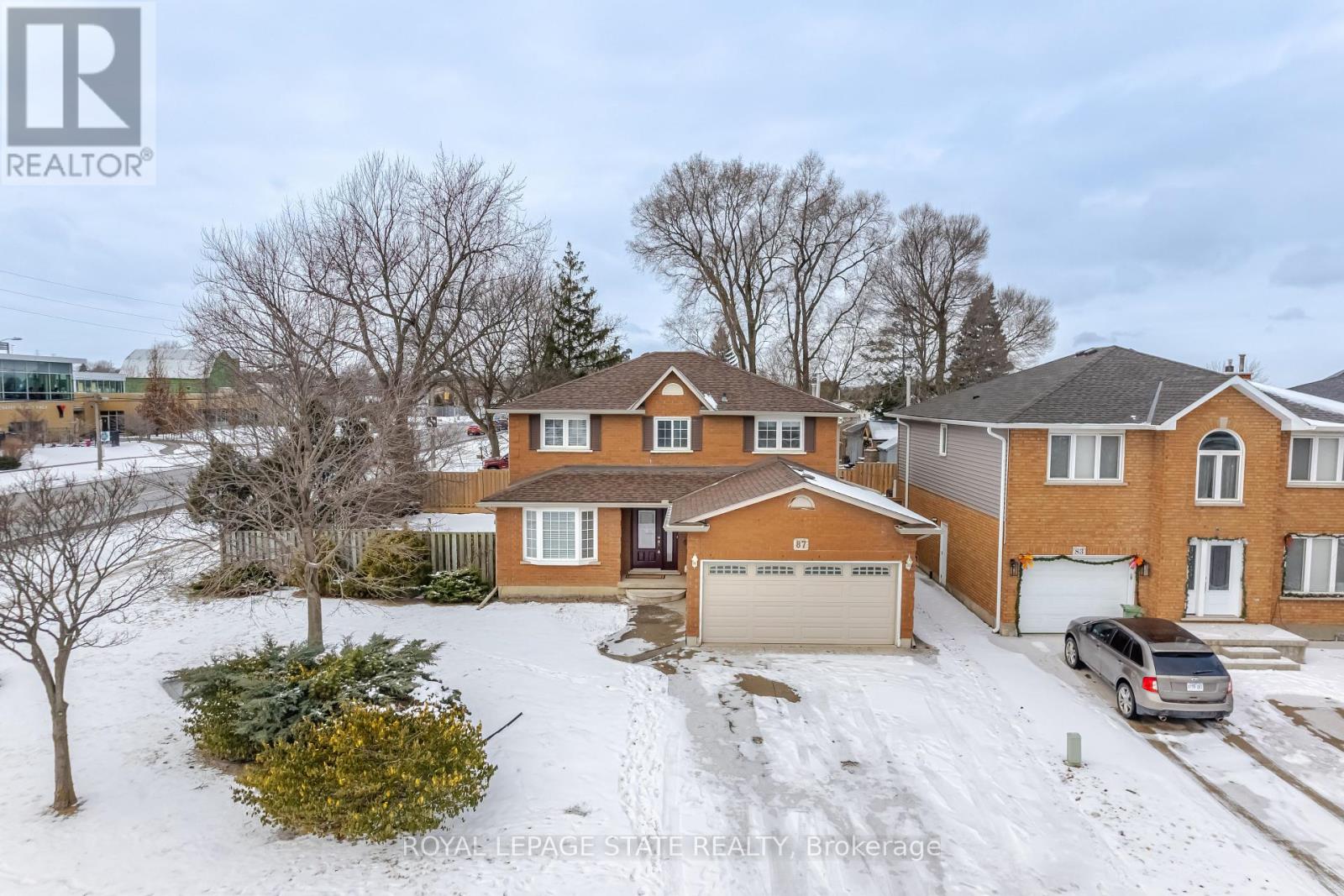 87 REPUBLIC AVENUE, Hamilton, Ontario