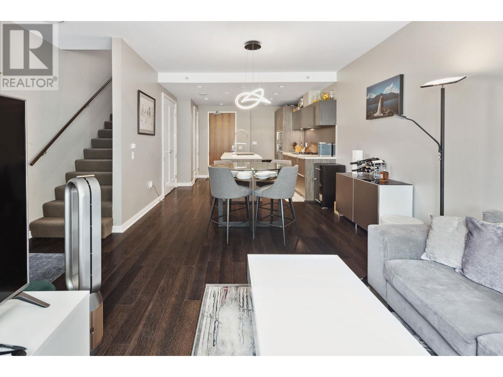 Th 1657 Ontario Street, Vancouver, British Columbia  V5Y 0C1 - Photo 3 - R2957192