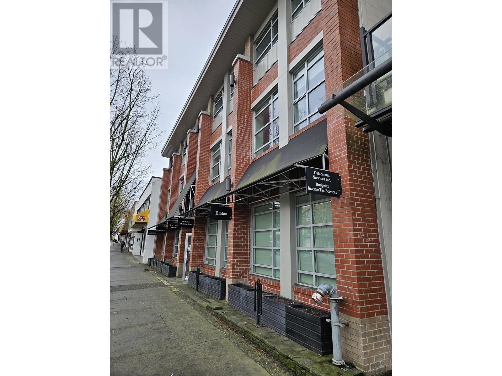 202 22320 Lougheed Highway, Maple Ridge, British Columbia  V2X 2T4 - Photo 2 - C8065740