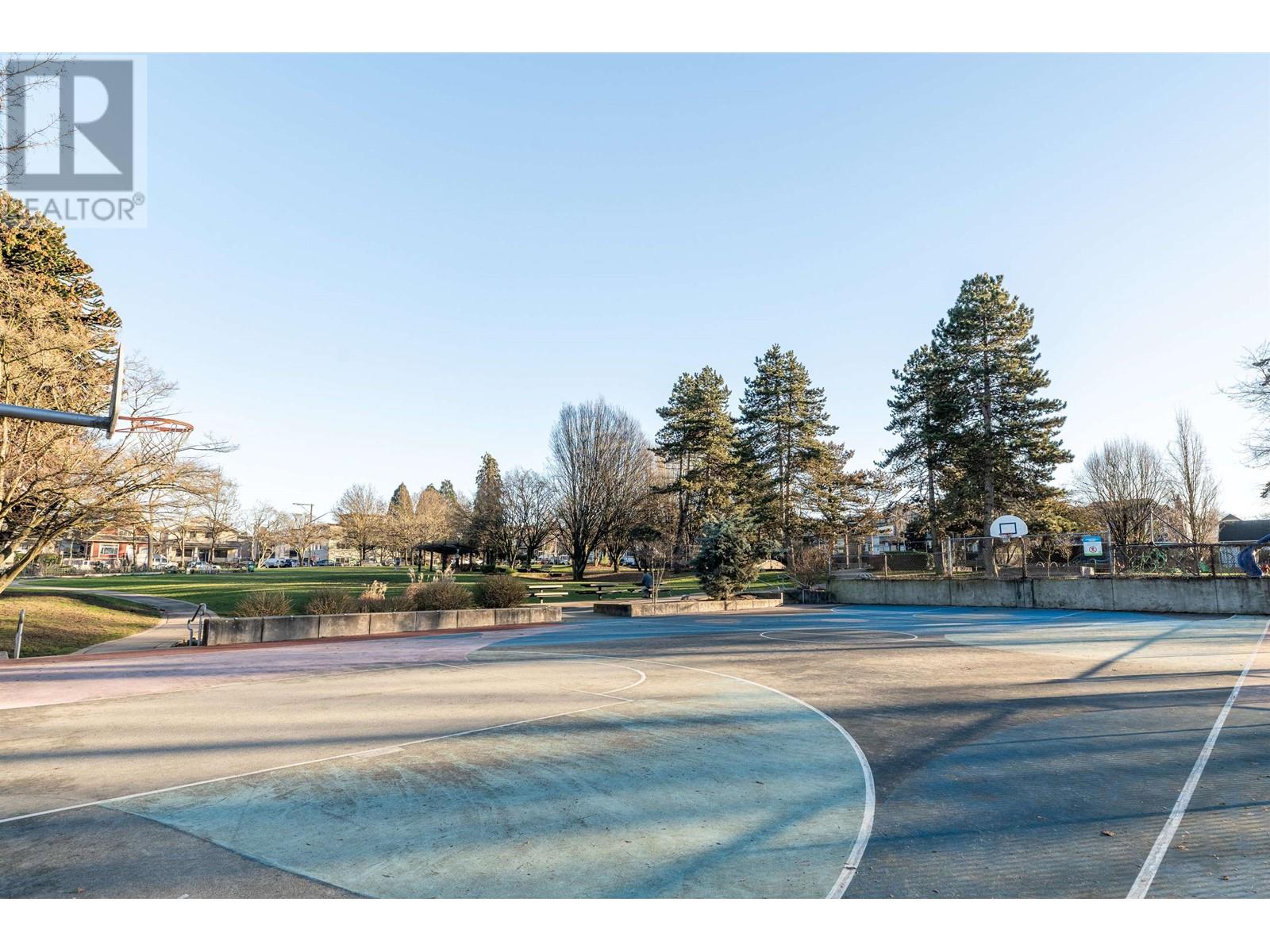 Listing Picture 26 of 29 : 113 W 15TH AVENUE, Vancouver / 溫哥華 - 魯藝地產 Yvonne Lu Group - MLS Medallion Club Member