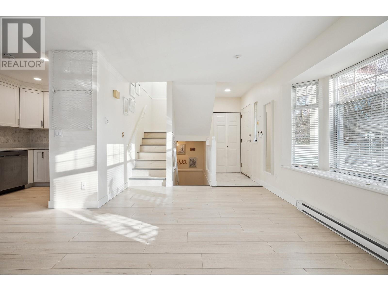 Listing Picture 15 of 29 : 113 W 15TH AVENUE, Vancouver / 溫哥華 - 魯藝地產 Yvonne Lu Group - MLS Medallion Club Member