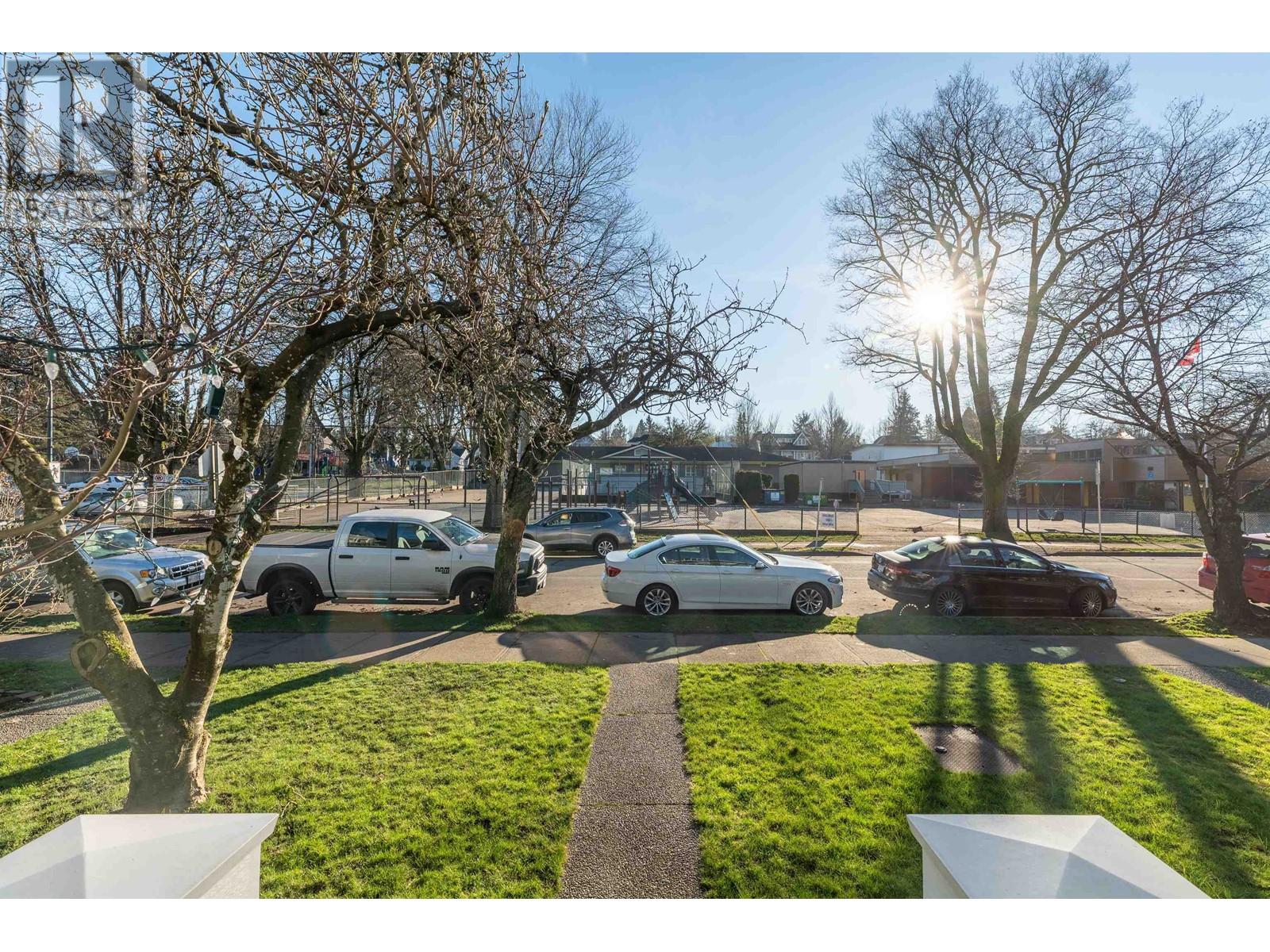 Listing Picture 22 of 29 : 113 W 15TH AVENUE, Vancouver / 溫哥華 - 魯藝地產 Yvonne Lu Group - MLS Medallion Club Member