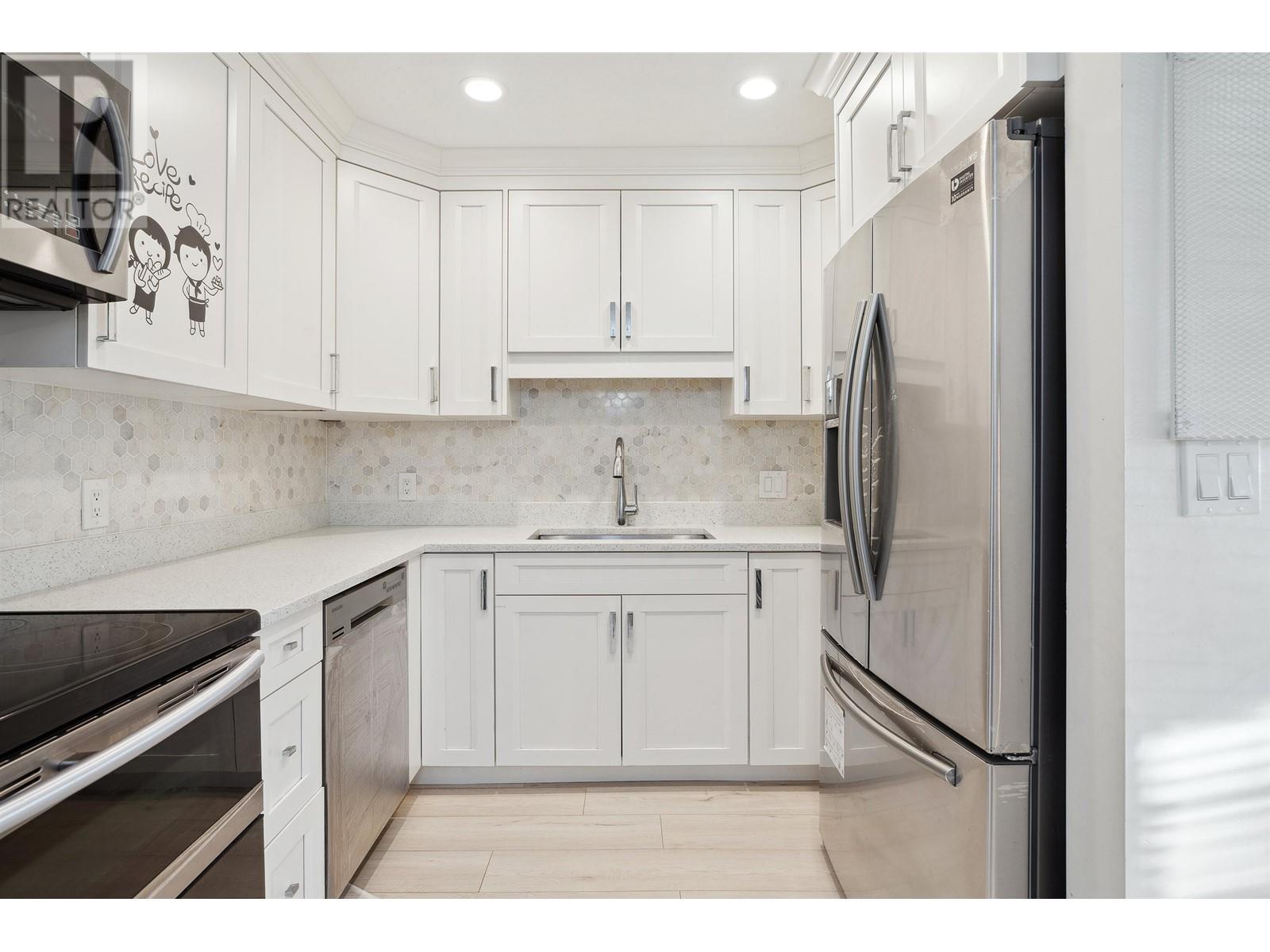 Listing Picture 9 of 29 : 113 W 15TH AVENUE, Vancouver / 溫哥華 - 魯藝地產 Yvonne Lu Group - MLS Medallion Club Member