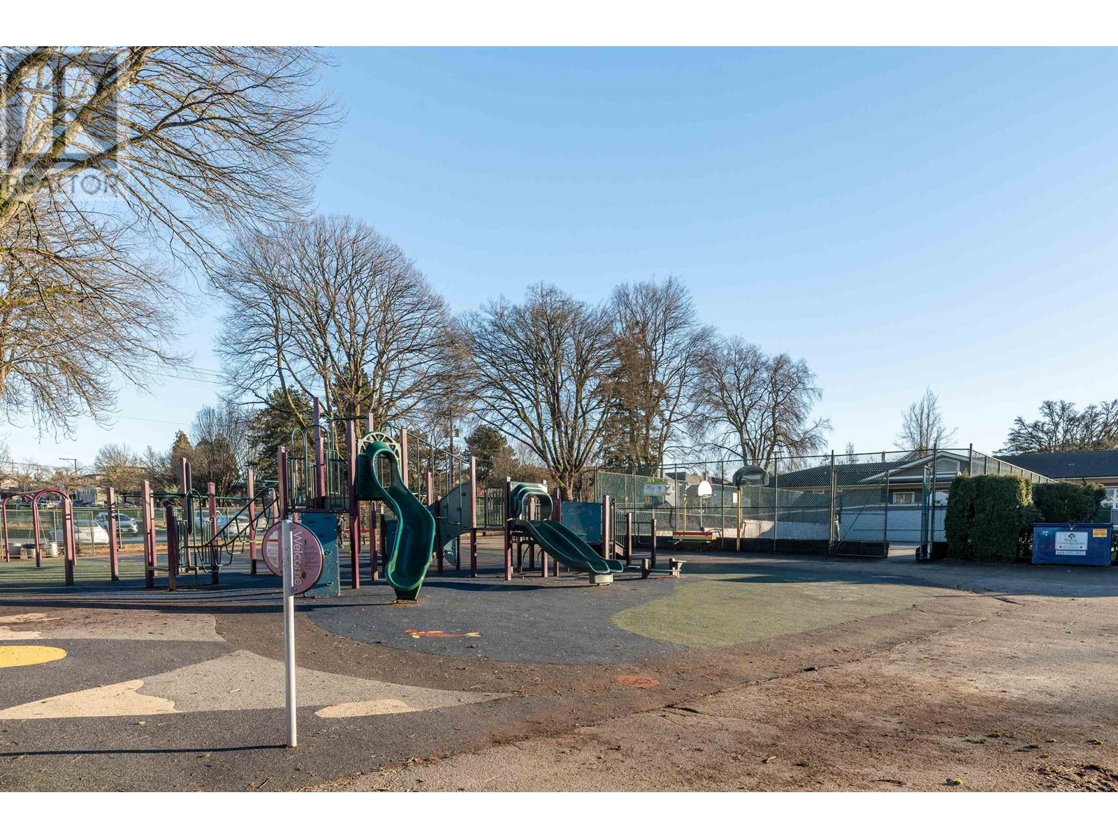 Listing Picture 24 of 29 : 113 W 15TH AVENUE, Vancouver / 溫哥華 - 魯藝地產 Yvonne Lu Group - MLS Medallion Club Member