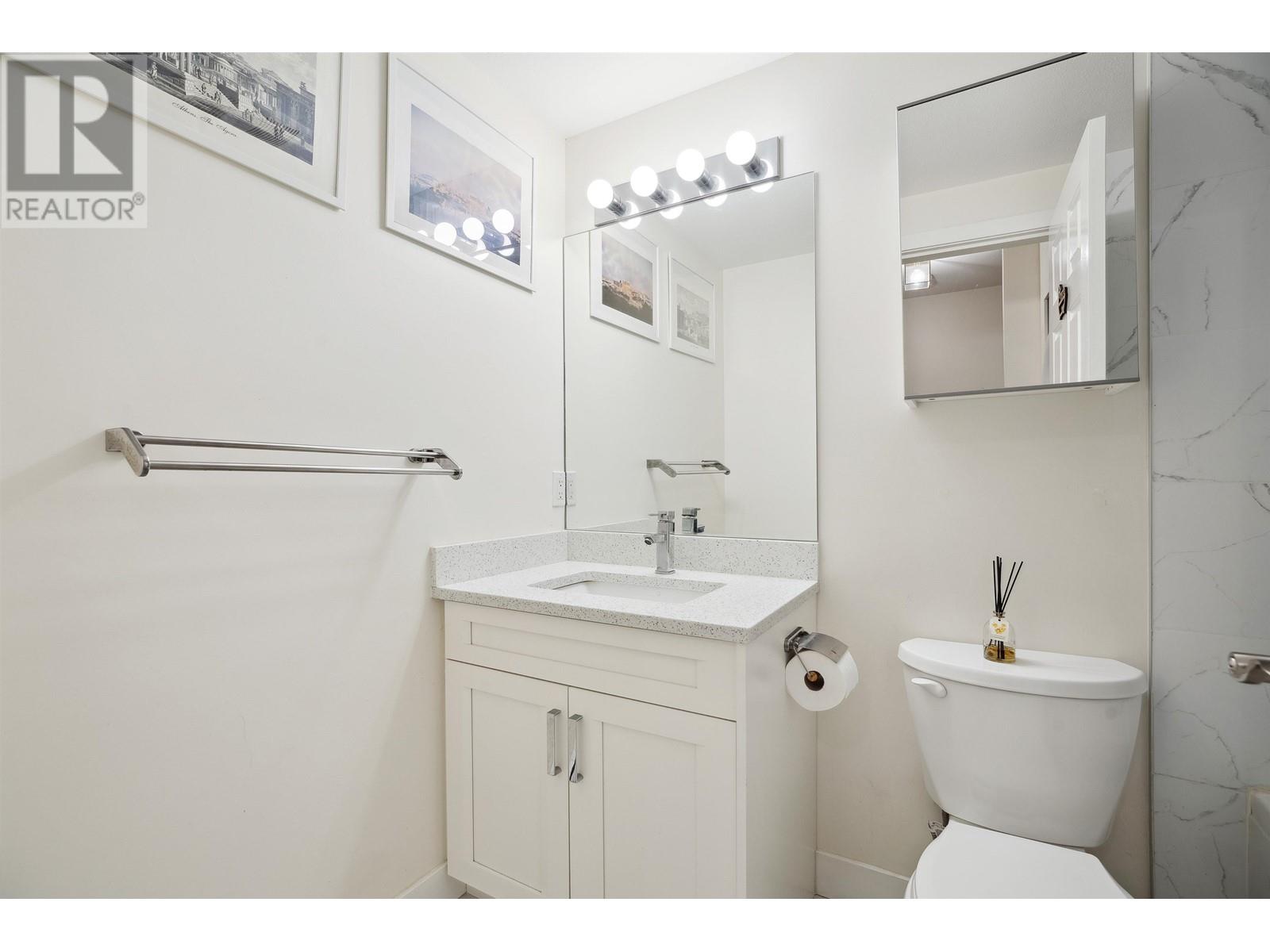 Listing Picture 11 of 29 : 113 W 15TH AVENUE, Vancouver / 溫哥華 - 魯藝地產 Yvonne Lu Group - MLS Medallion Club Member