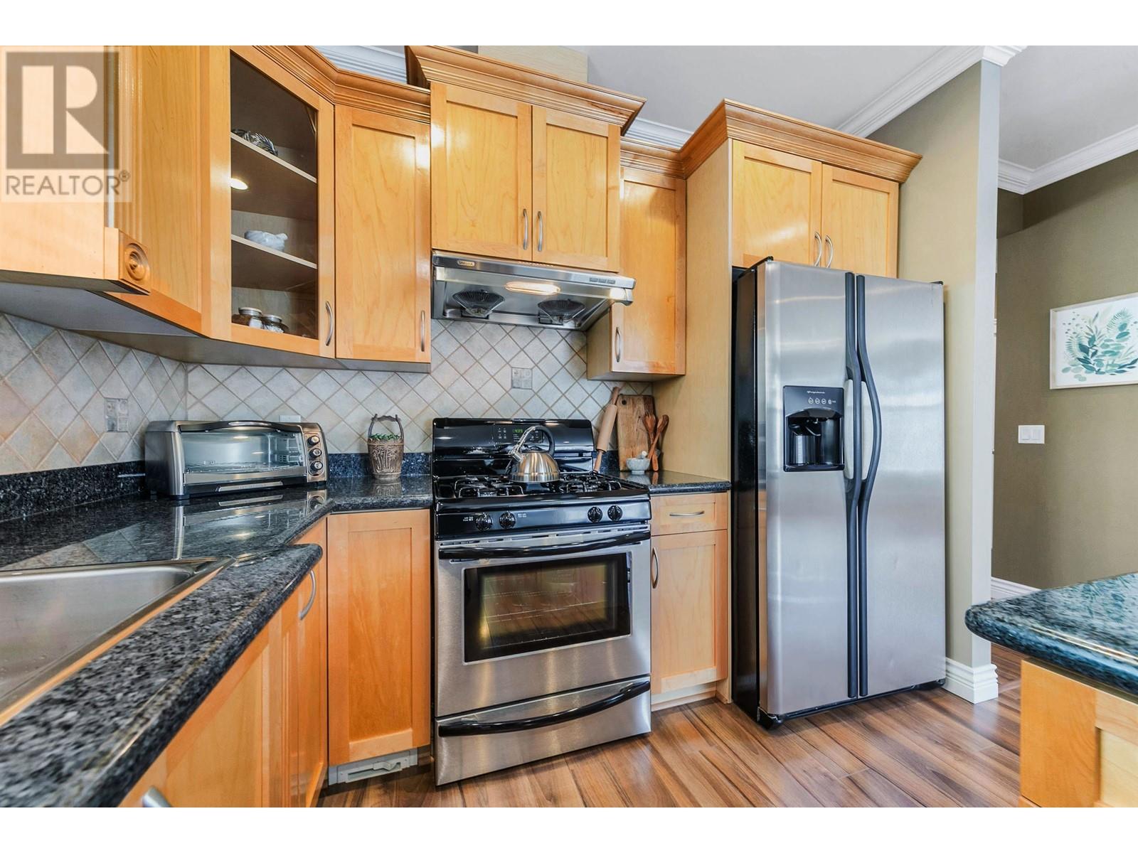 Listing Picture 11 of 29 : 12293 BUCHANAN STREET, Richmond / 烈治文 - 魯藝地產 Yvonne Lu Group - MLS Medallion Club Member