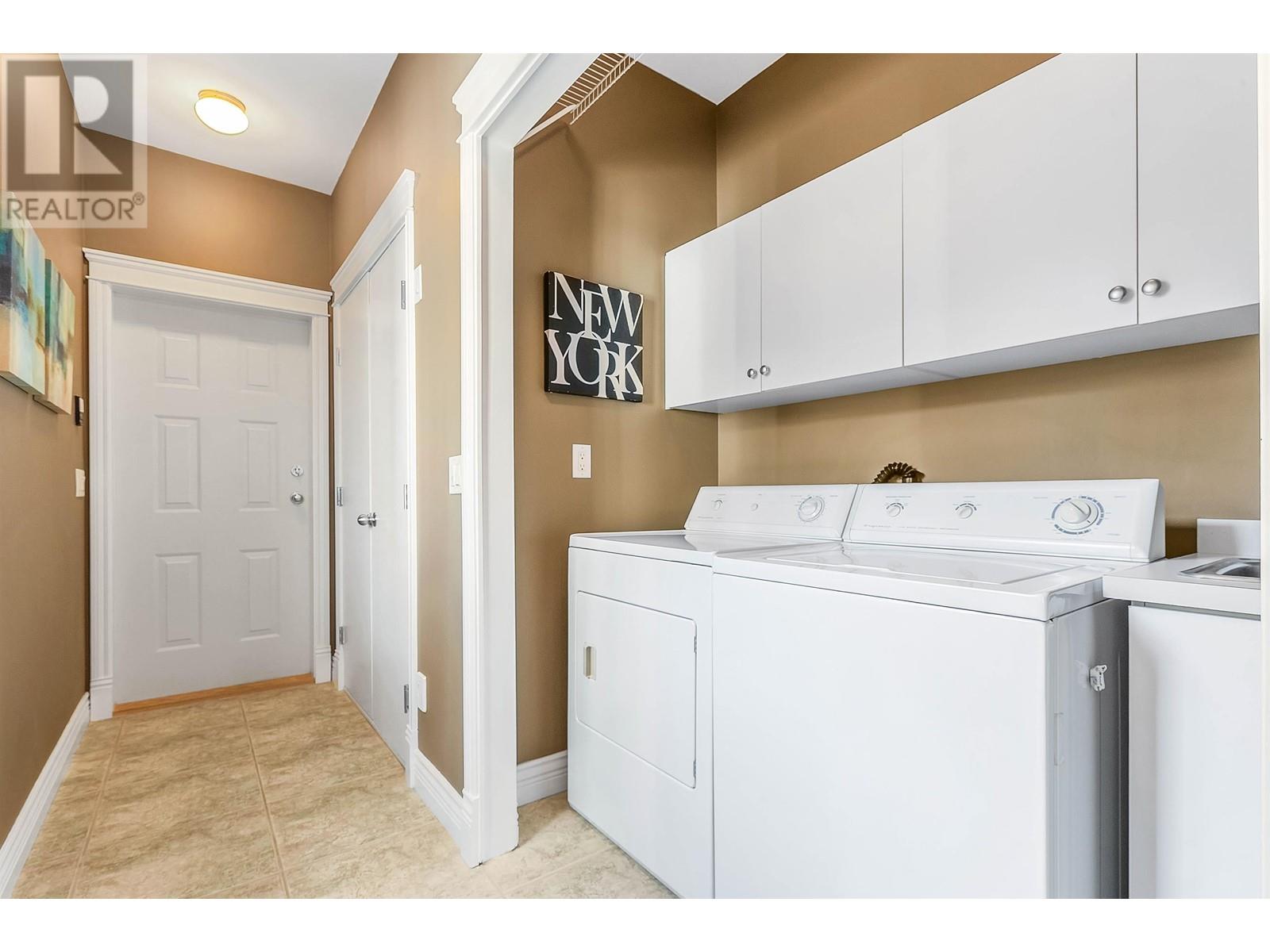Listing Picture 21 of 29 : 12293 BUCHANAN STREET, Richmond / 烈治文 - 魯藝地產 Yvonne Lu Group - MLS Medallion Club Member