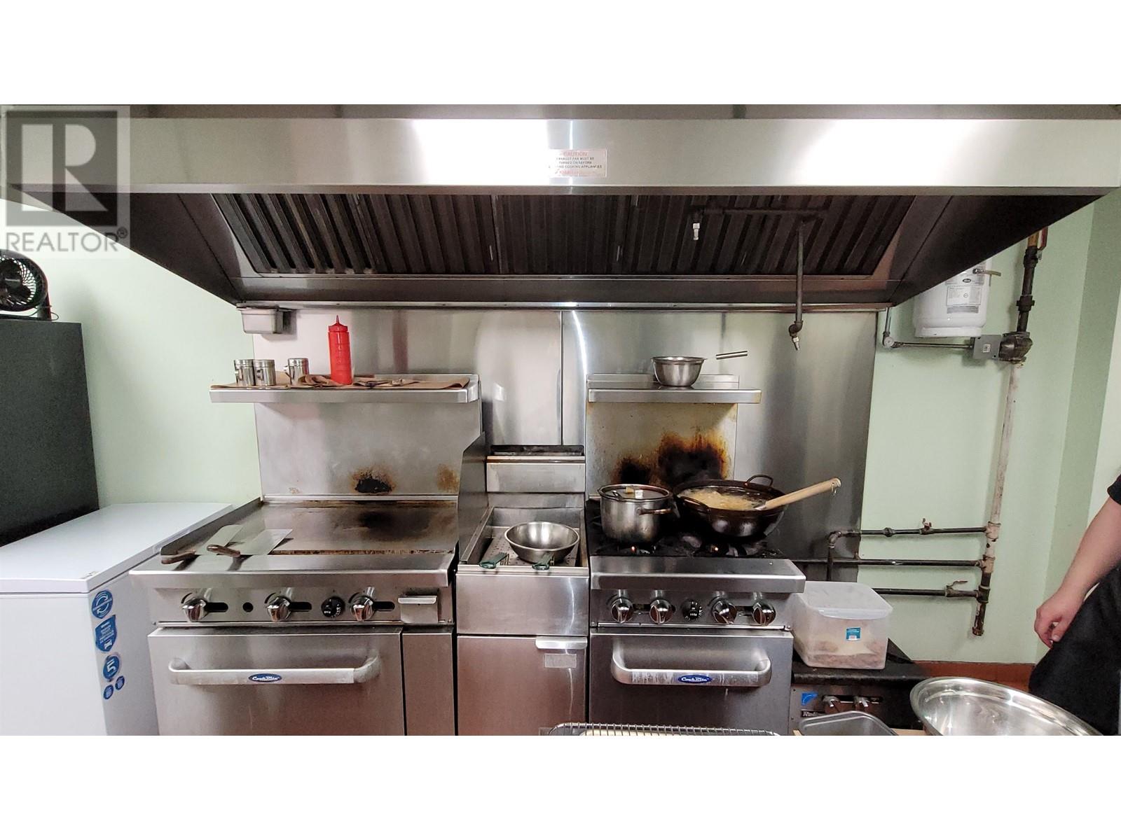 Property at 2 3343 KINGSWAY image 5