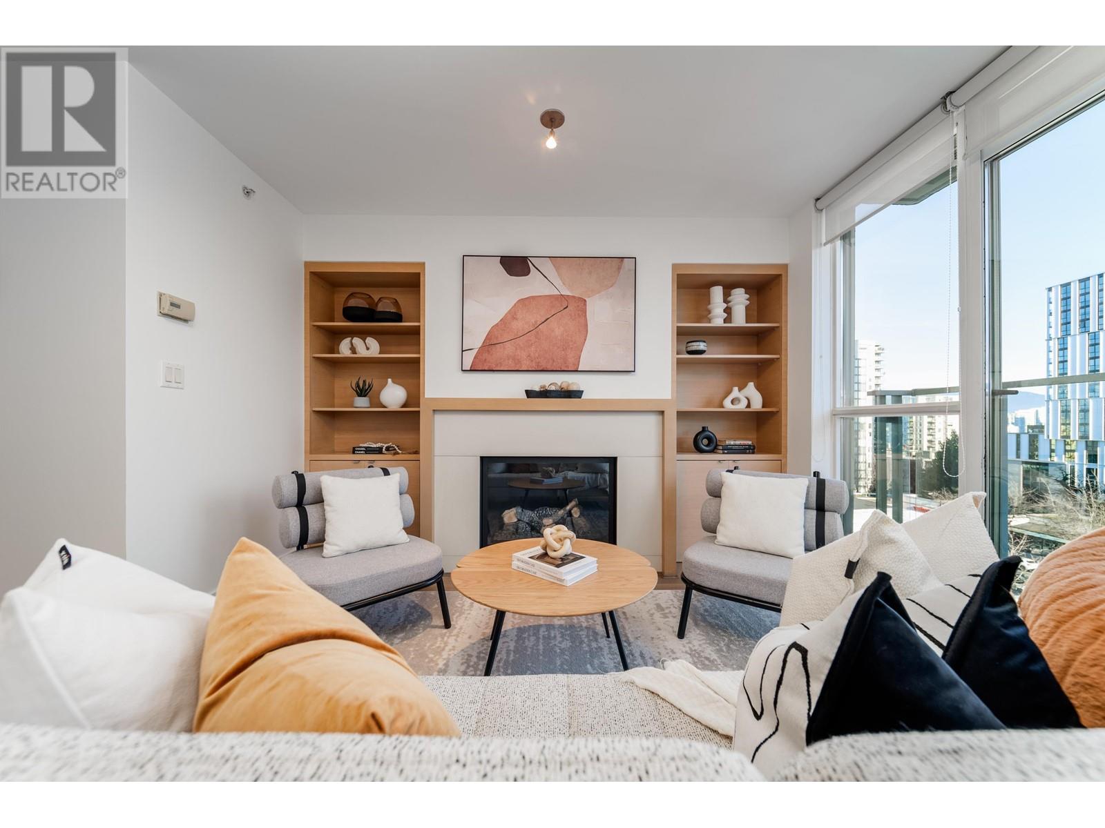 Listing Picture 4 of 28 : 702 1530 W 8TH AVENUE, Vancouver / 溫哥華 - 魯藝地產 Yvonne Lu Group - MLS Medallion Club Member