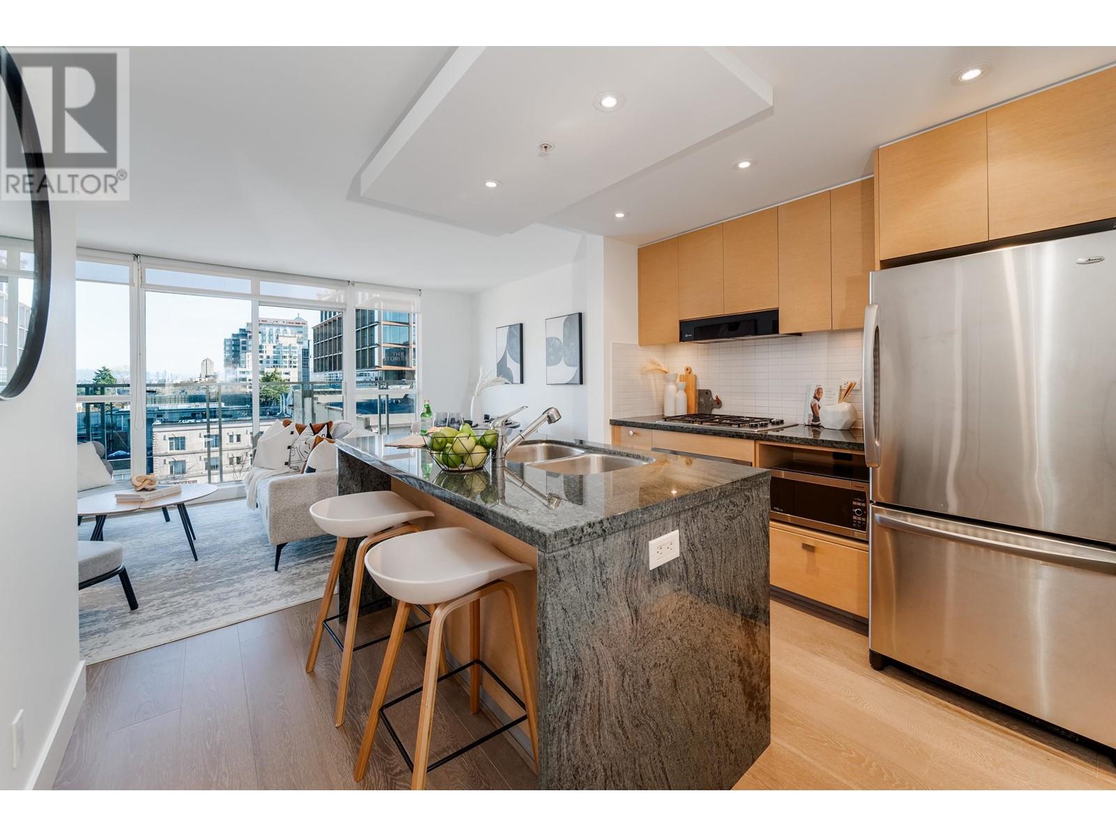 Listing Picture 8 of 28 : 702 1530 W 8TH AVENUE, Vancouver / 溫哥華 - 魯藝地產 Yvonne Lu Group - MLS Medallion Club Member