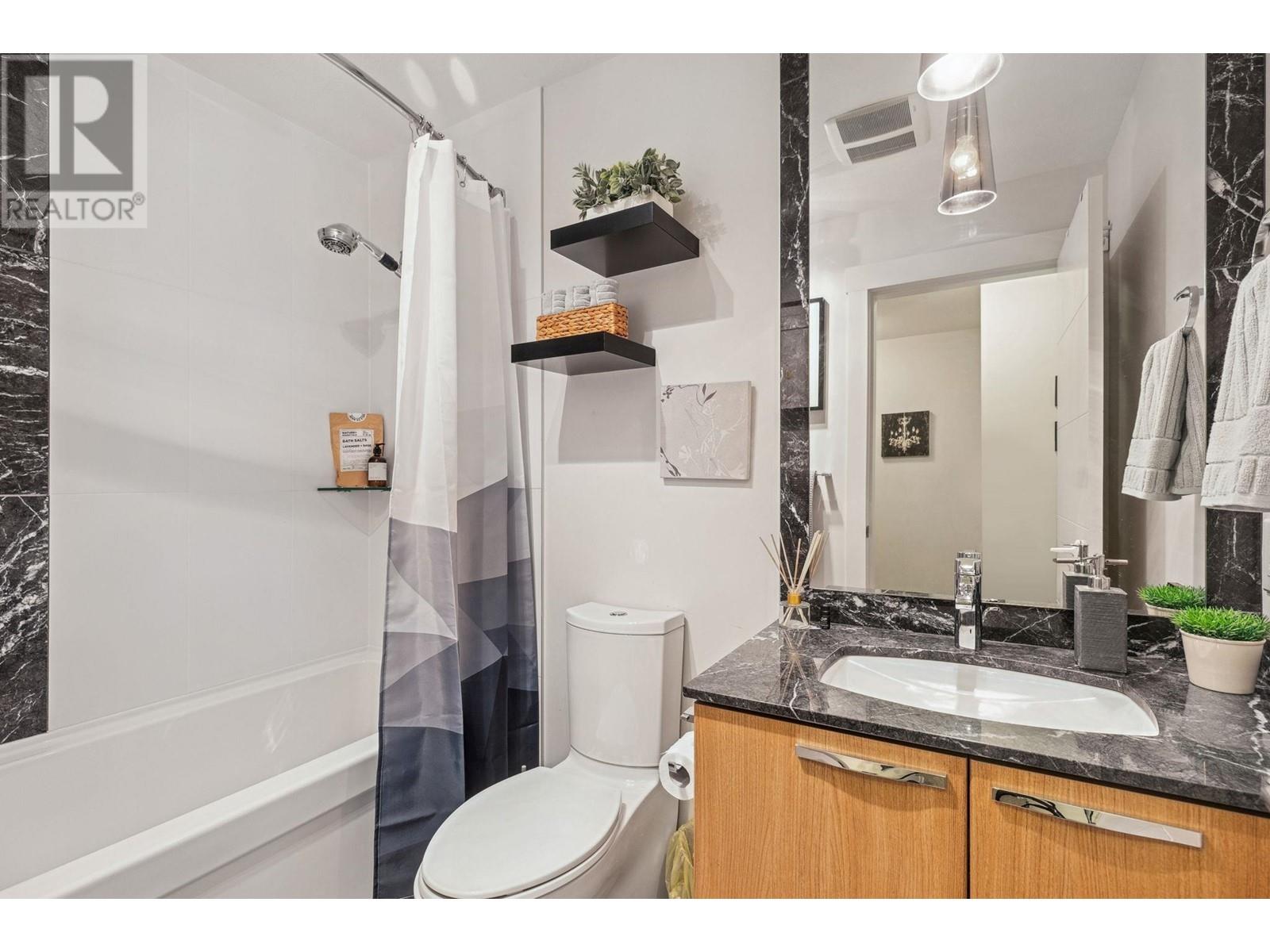 309 733 W 14th Street, North Vancouver, British Columbia  V7M 0C6 - Photo 13 - R2957269