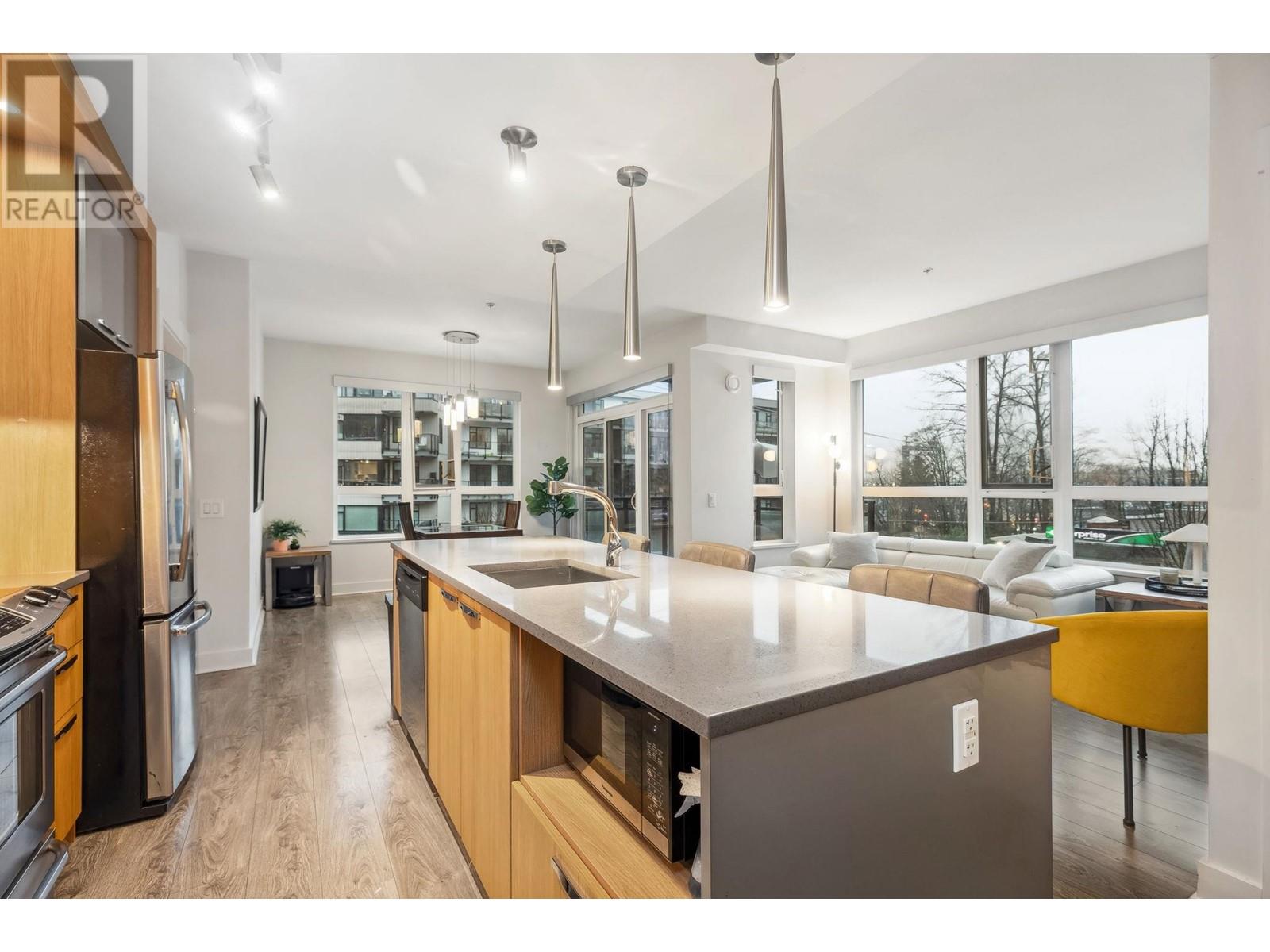 309 733 W 14th Street, North Vancouver, British Columbia  V7M 0C6 - Photo 3 - R2957269