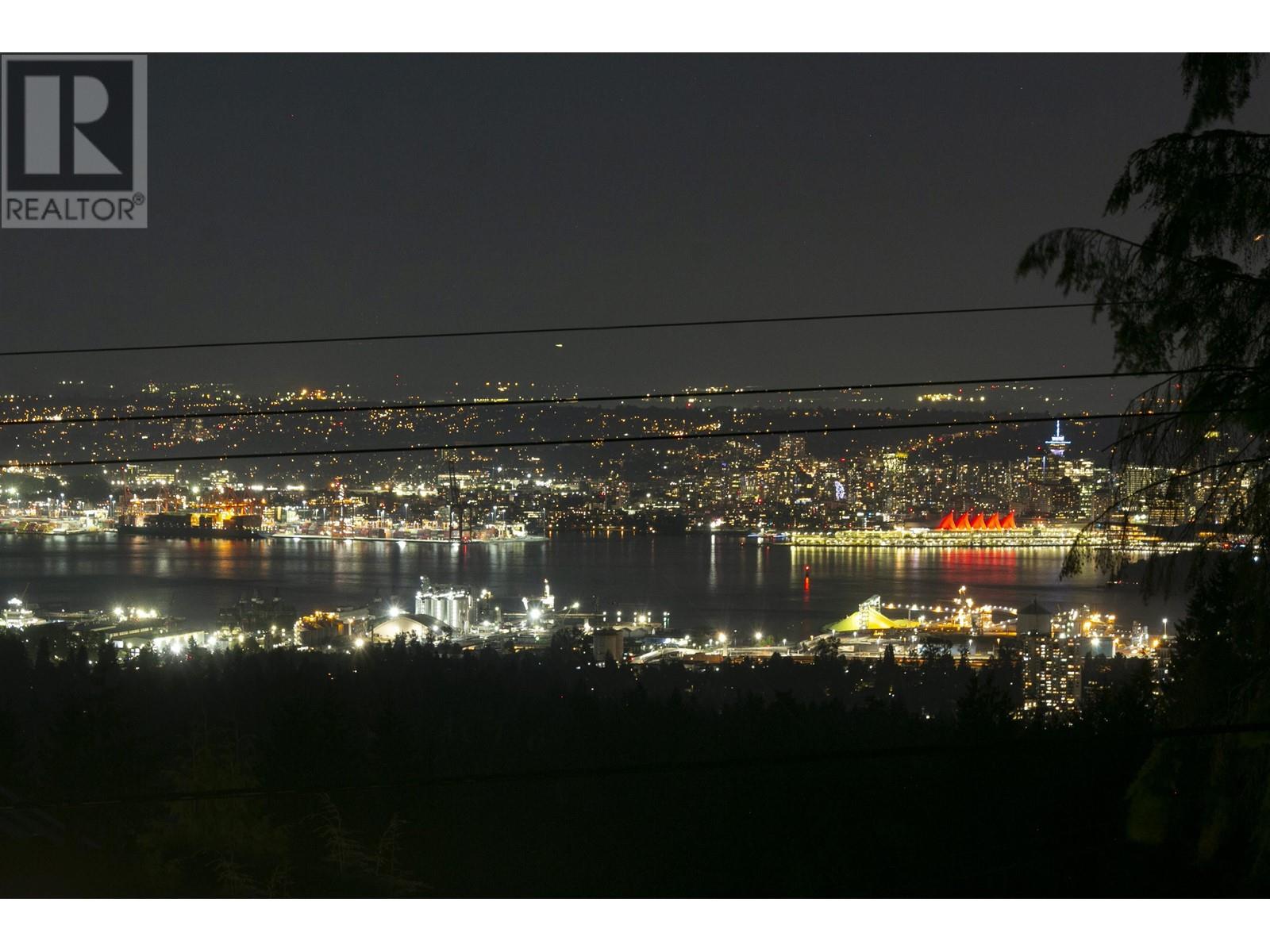 530 Craigmohr Drive, West Vancouver, British Columbia  V7S 1W6 - Photo 2 - R2957229
