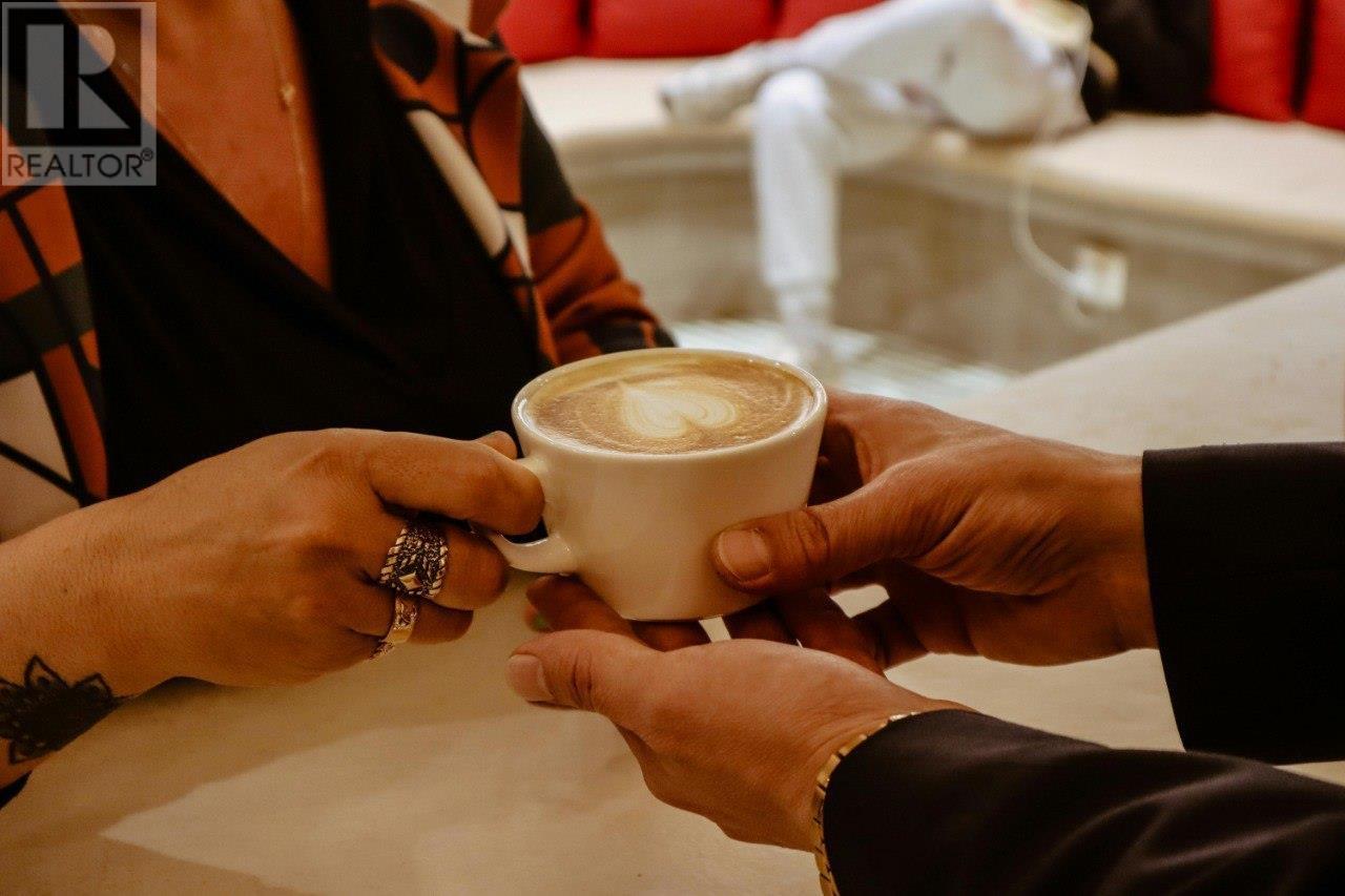 Listing Picture 2 of 3 : 1502 E HASTINGS STREET, Vancouver / 溫哥華 - 魯藝地產 Yvonne Lu Group - MLS Medallion Club Member