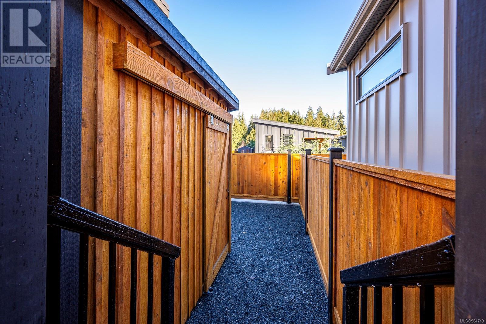 22 3025 Royston Rd, Cumberland, British Columbia  V0R 1S0 - Photo 34 - 984749