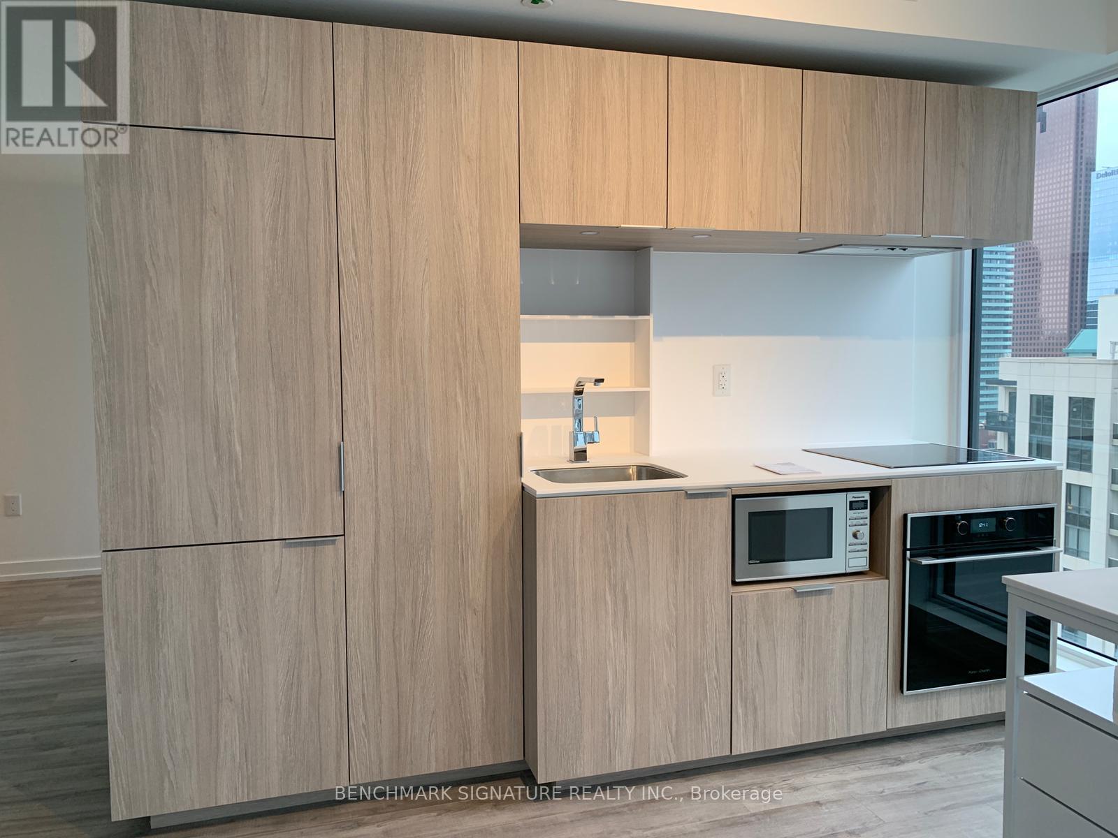 Property at 3113 - 77 SHUTER STREET image 1