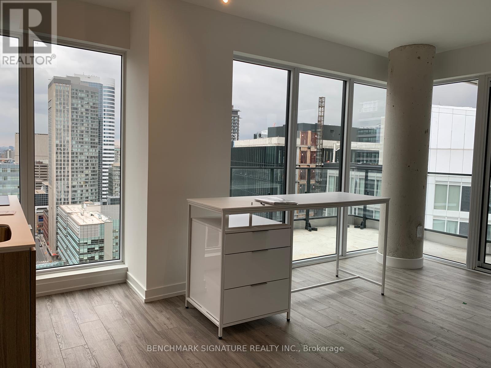 Property at 3113 - 77 SHUTER STREET image 5