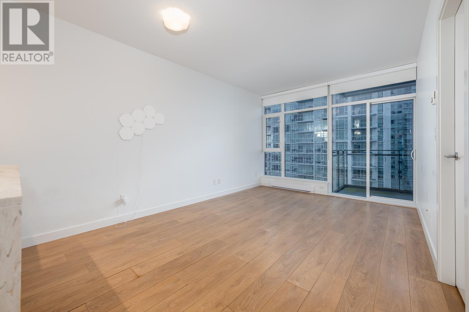 2308 6098 Station Street, Burnaby, British Columbia  V5H 0H4 - Photo 6 - R2950610