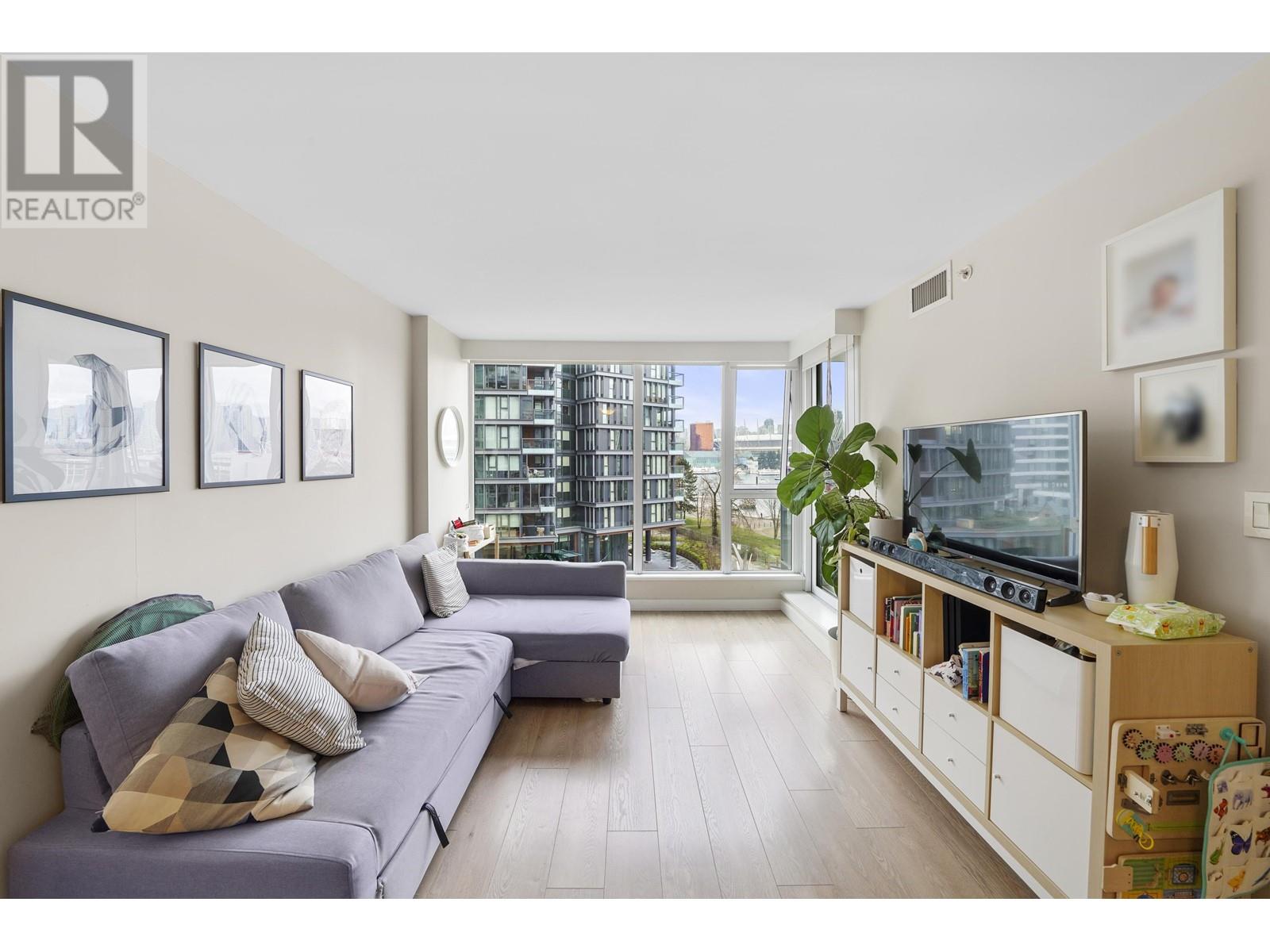 711 1618 Quebec Street, Vancouver, British Columbia  V6A 0C5 - Photo 1 - R2956740