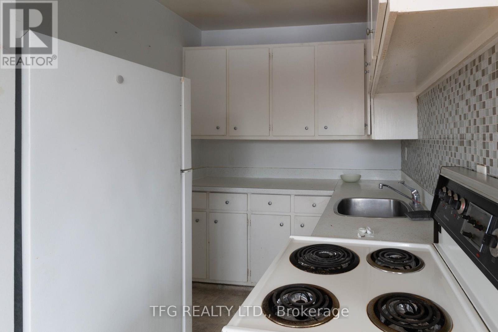 463 Bond Street E, Oshawa, Ontario  L1G 1B9 - Photo 10 - E11923513