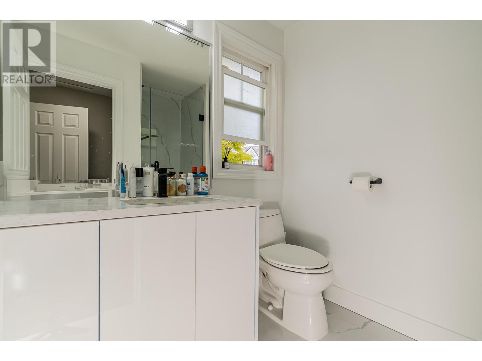 Listing Picture 18 of 31 : 7 7060 BLUNDELL ROAD, Richmond / 烈治文 - 魯藝地產 Yvonne Lu Group - MLS Medallion Club Member